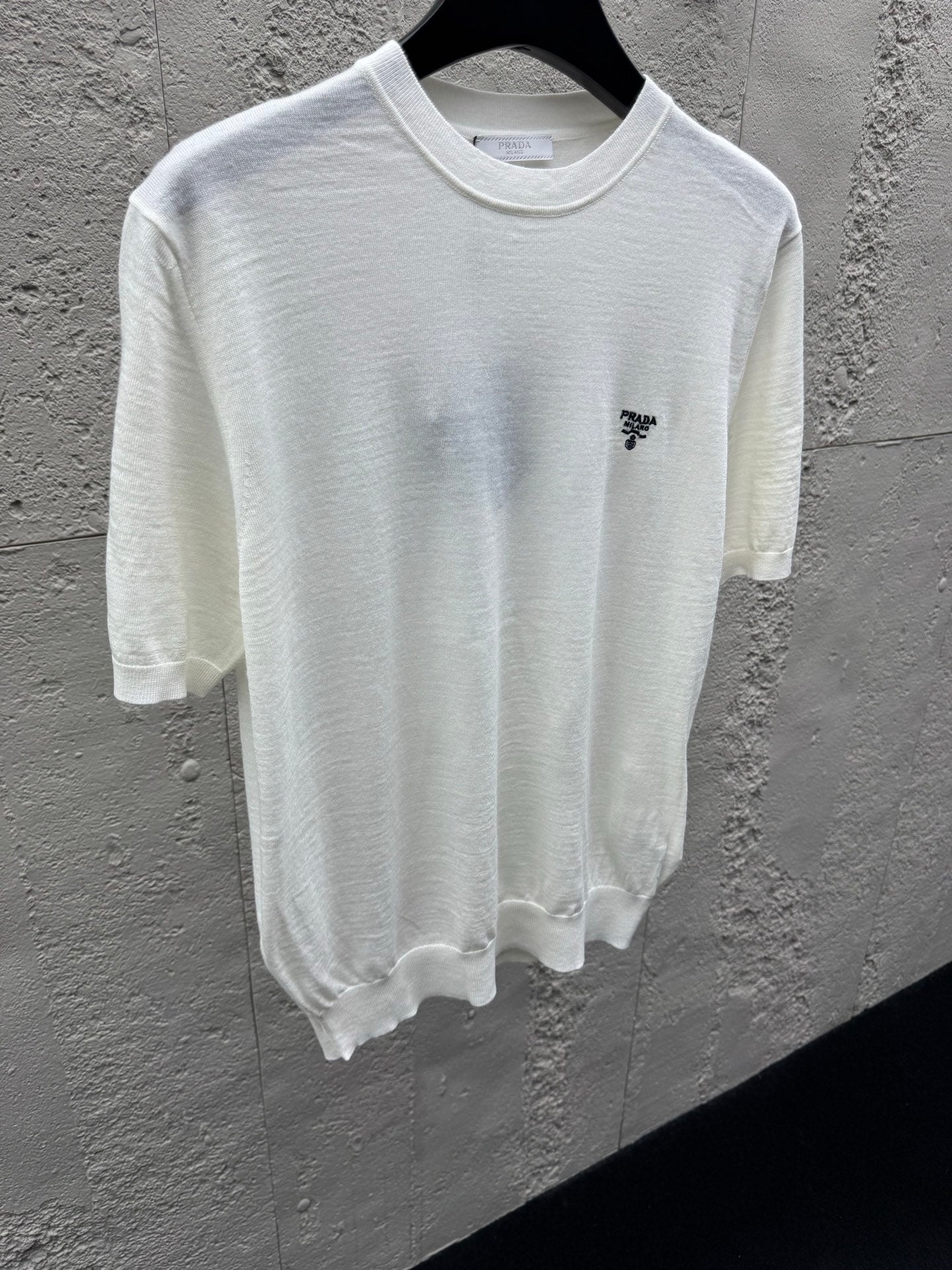 Embroidered Knit Crew Neck Short-Sleeve Top