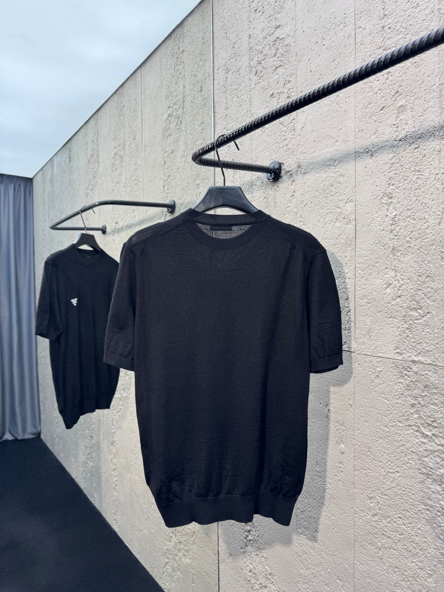 Embroidered Knit Crew Neck Short-Sleeve Top