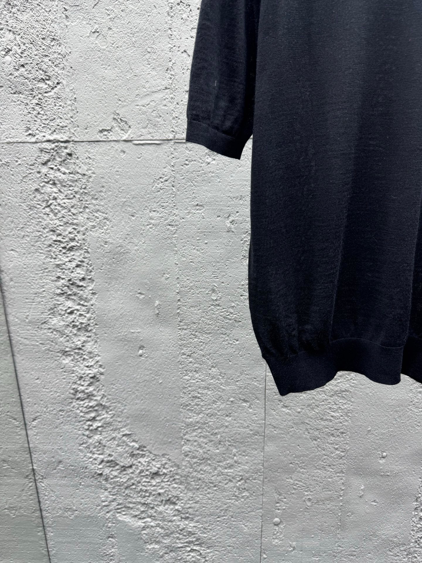 Embroidered Knit Crew Neck Short-Sleeve Top