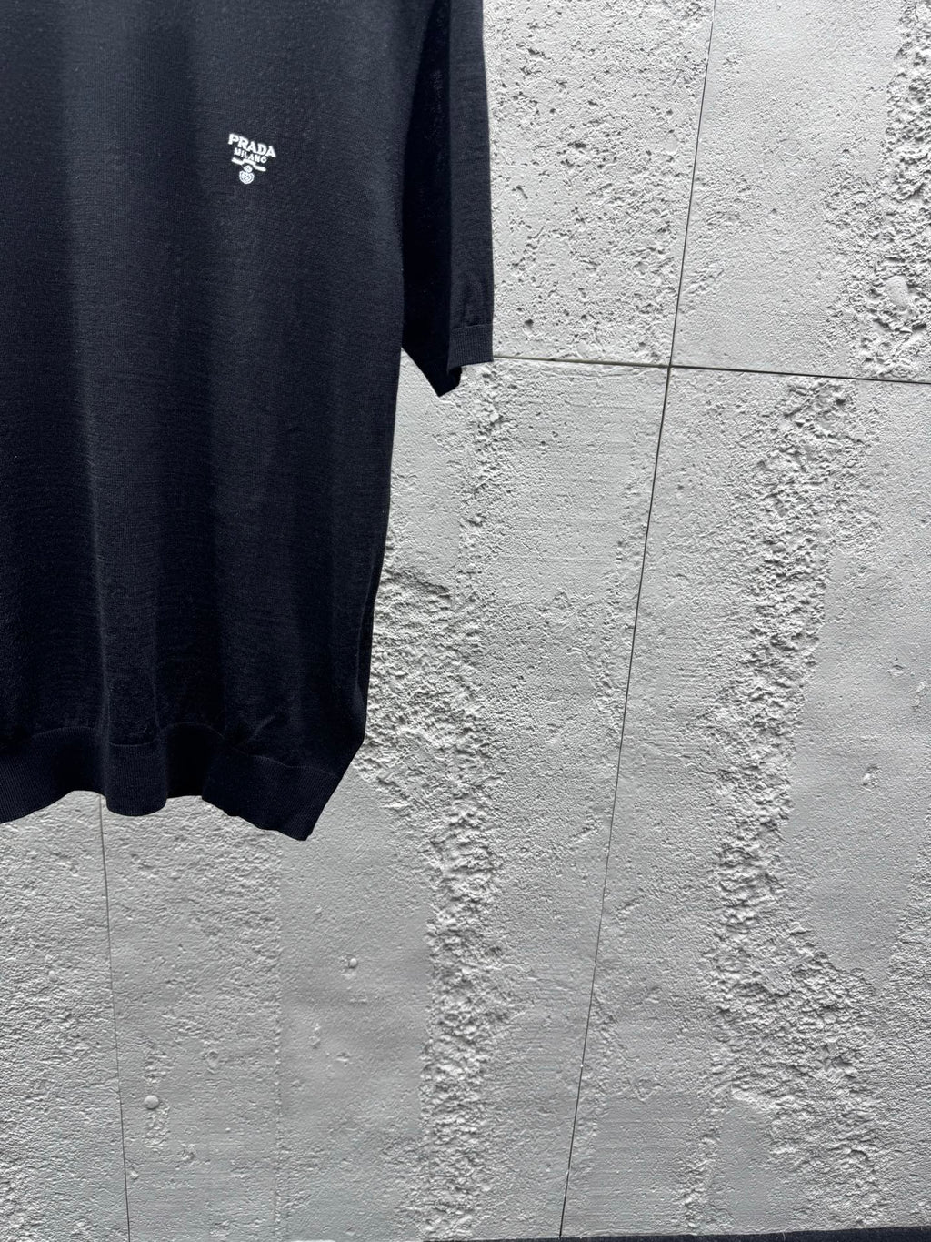Embroidered Knit Crew Neck Short-Sleeve Top