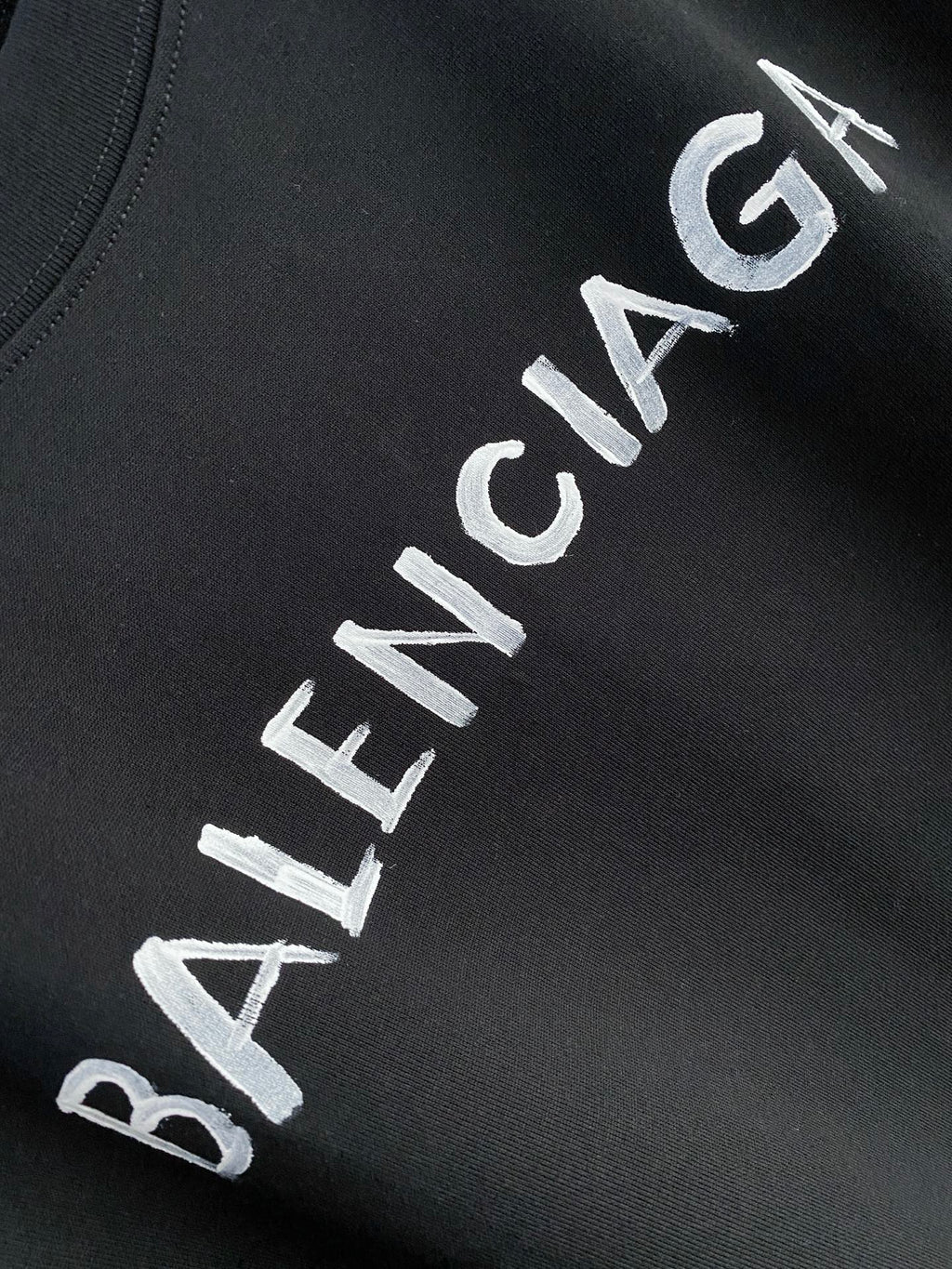 Short-sleeved crew neck T-shirt