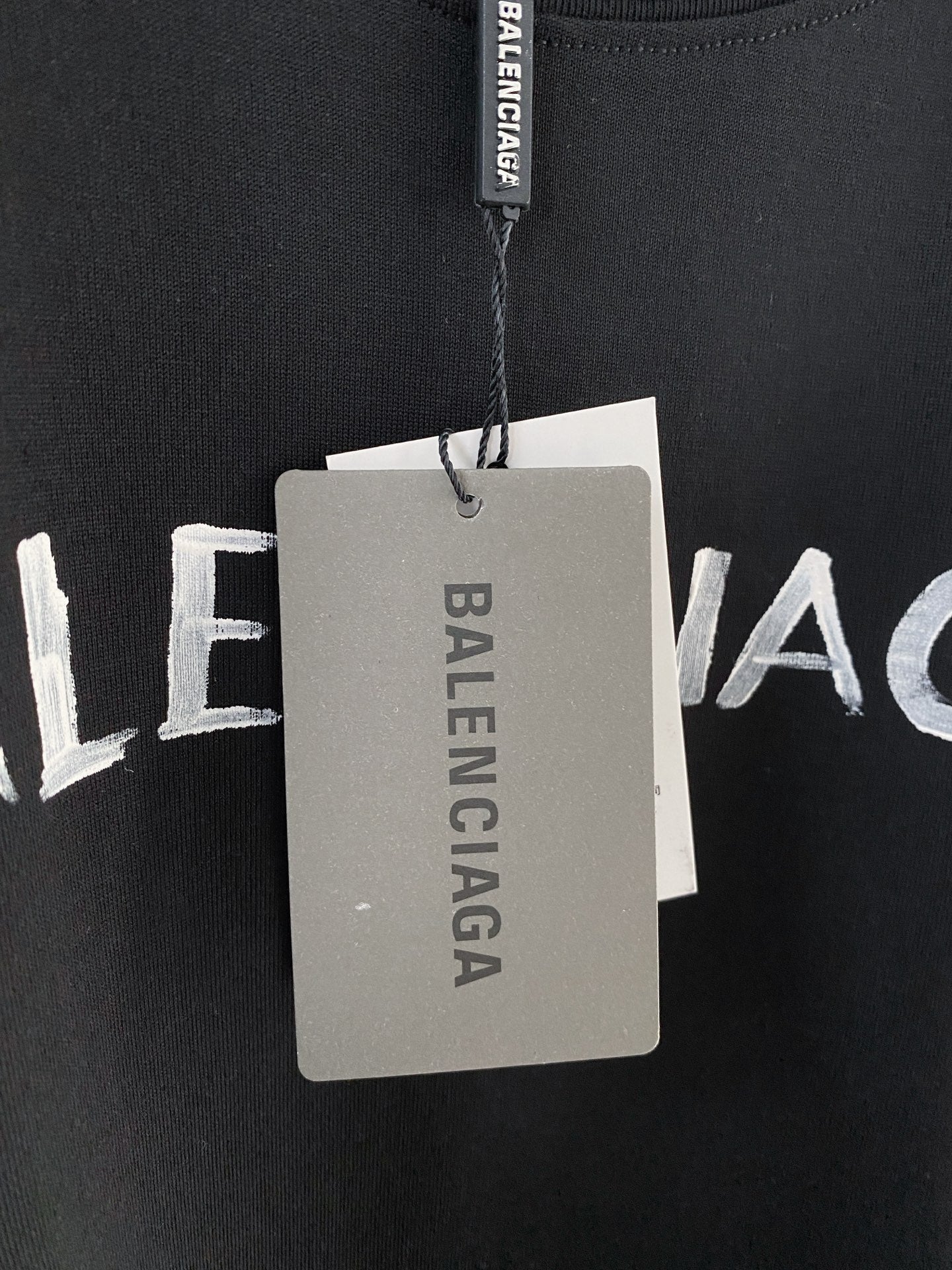 Short-sleeved crew neck T-shirt
