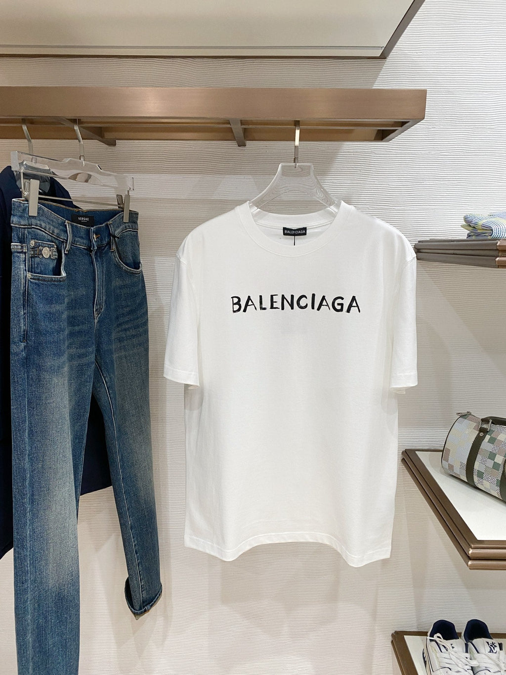 Short-sleeved crew neck T-shirt