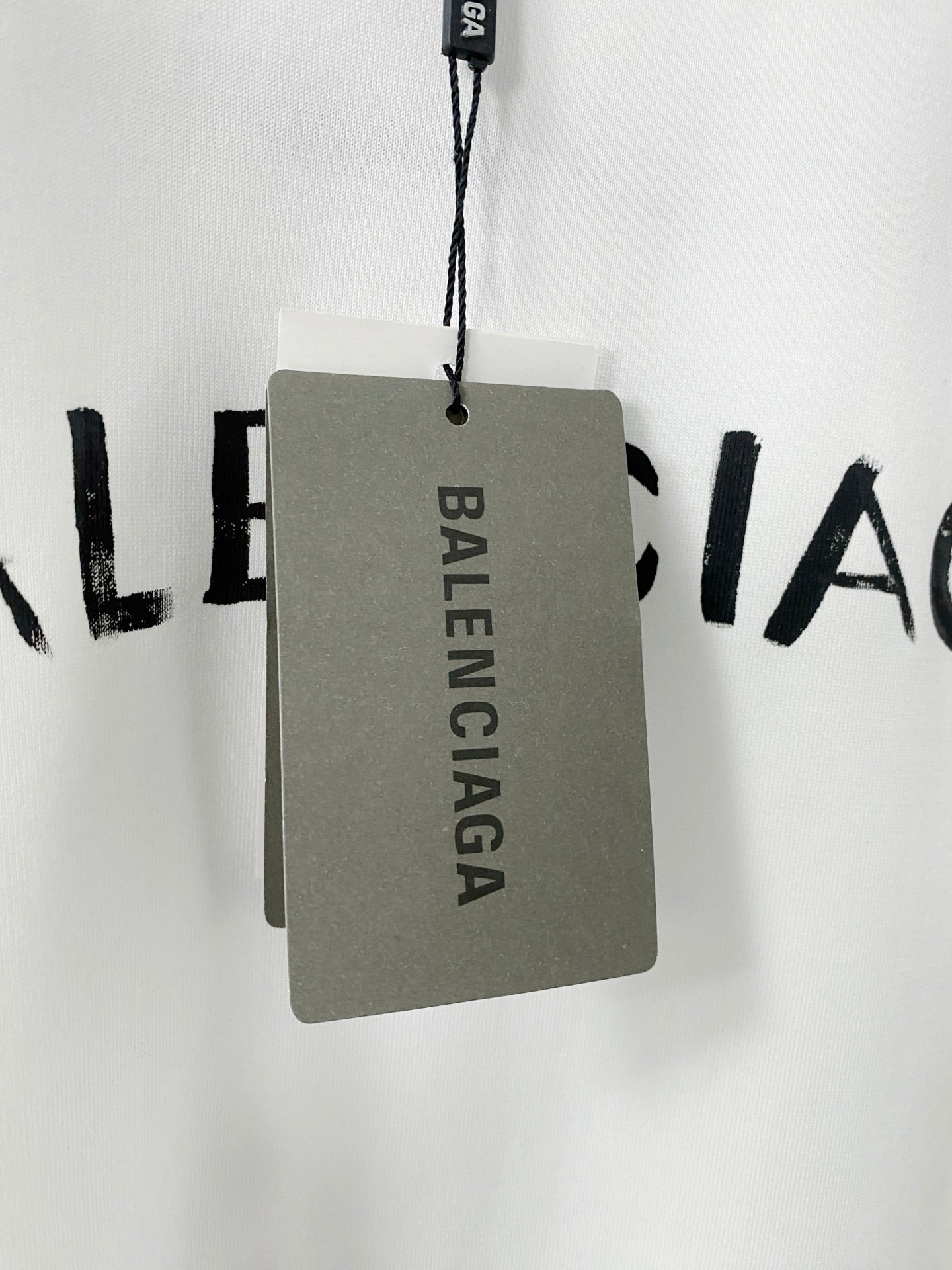 Short-sleeved crew neck T-shirt