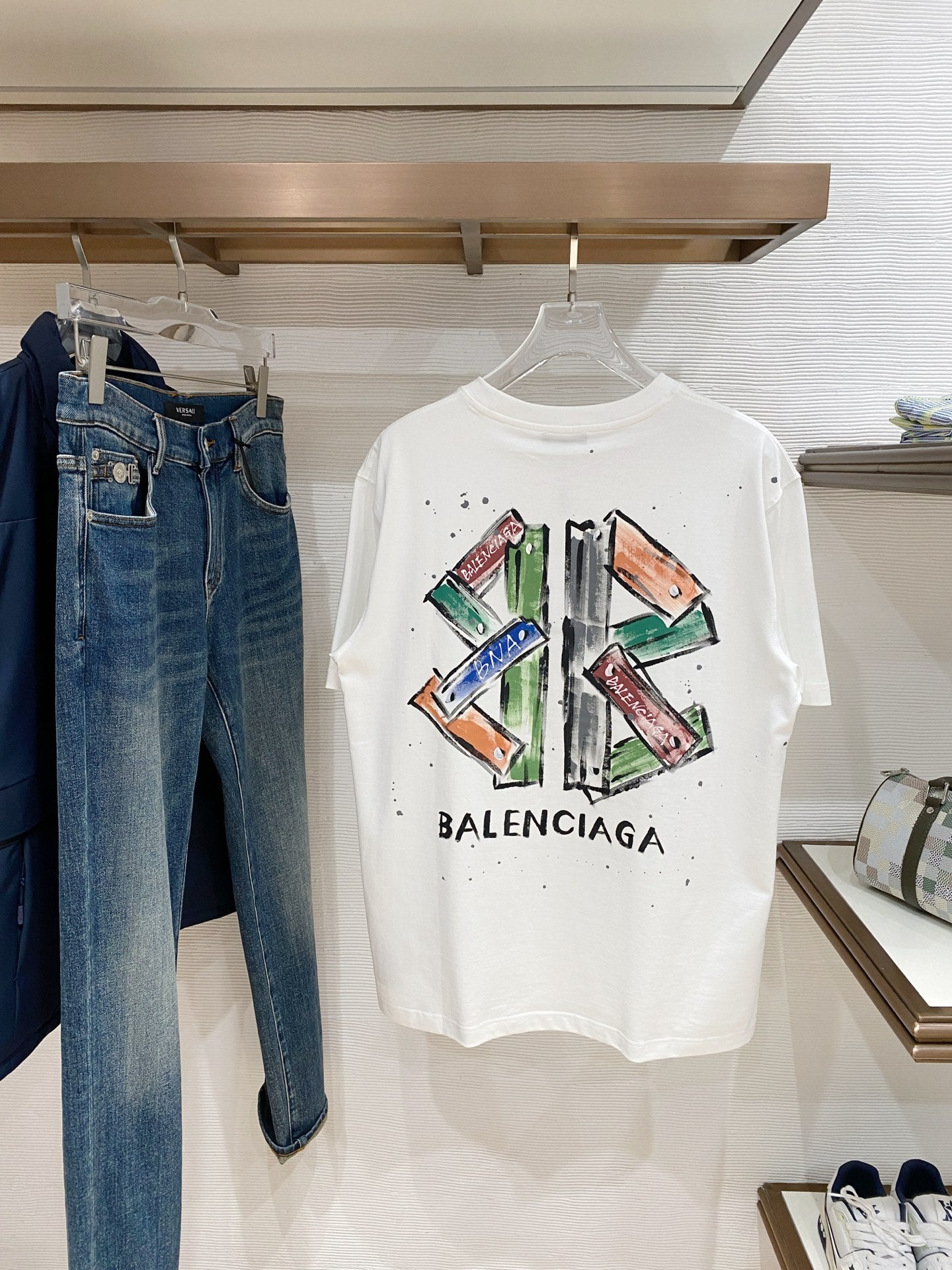 Short-sleeved crew neck T-shirt
