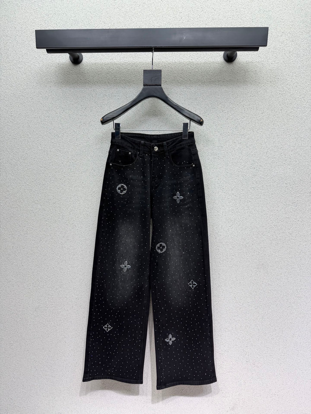 Rhinestone-studded straight-leg wide-leg jeans