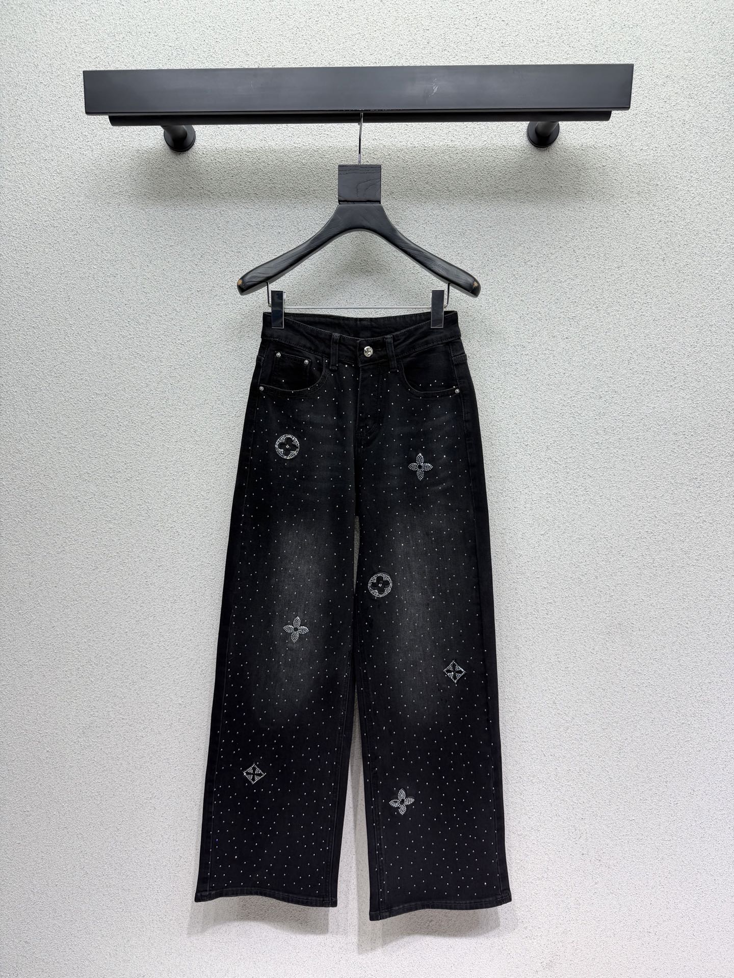 Rhinestone-studded straight-leg wide-leg jeans