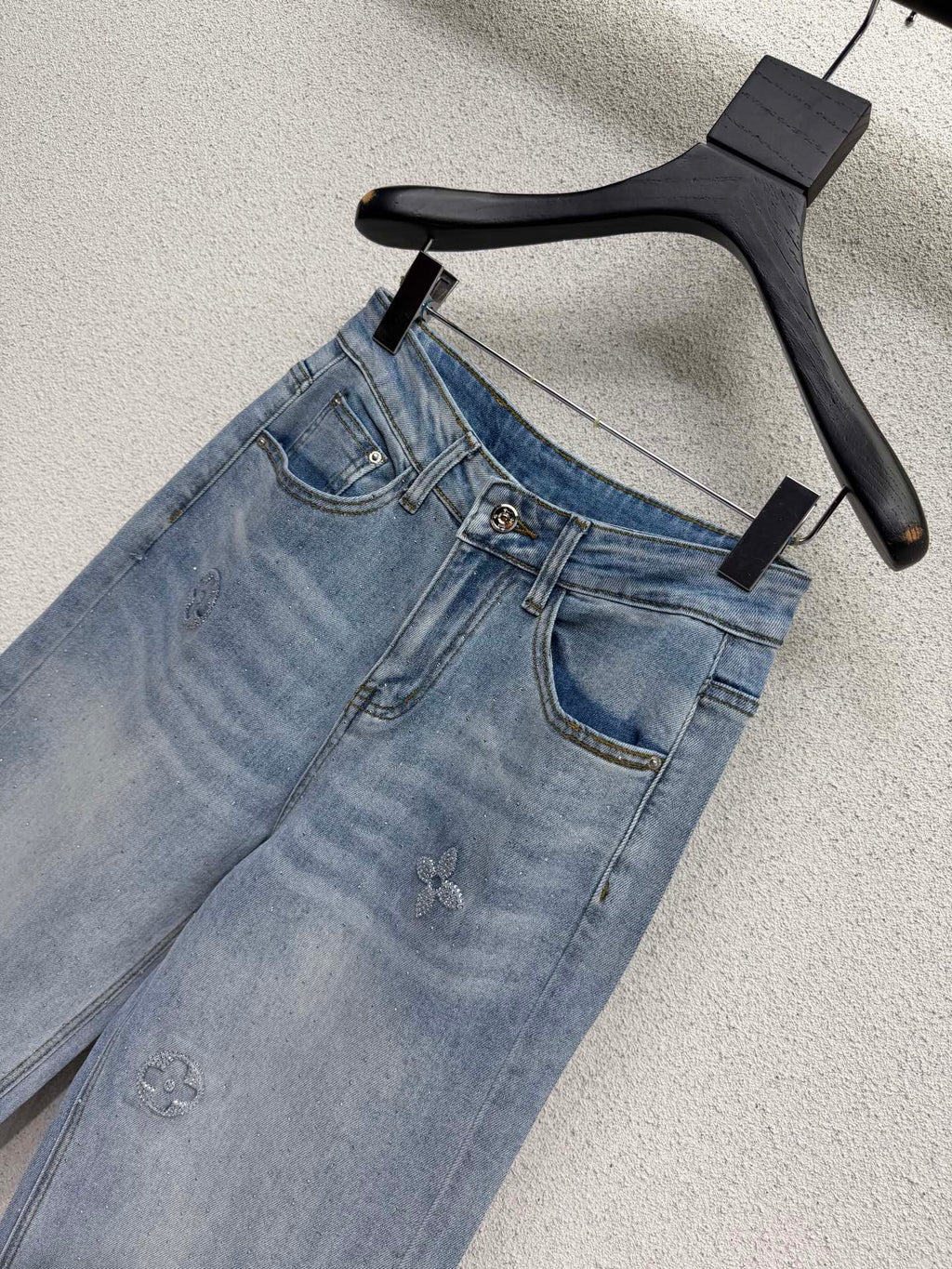 Rhinestone-studded straight-leg wide-leg jeans