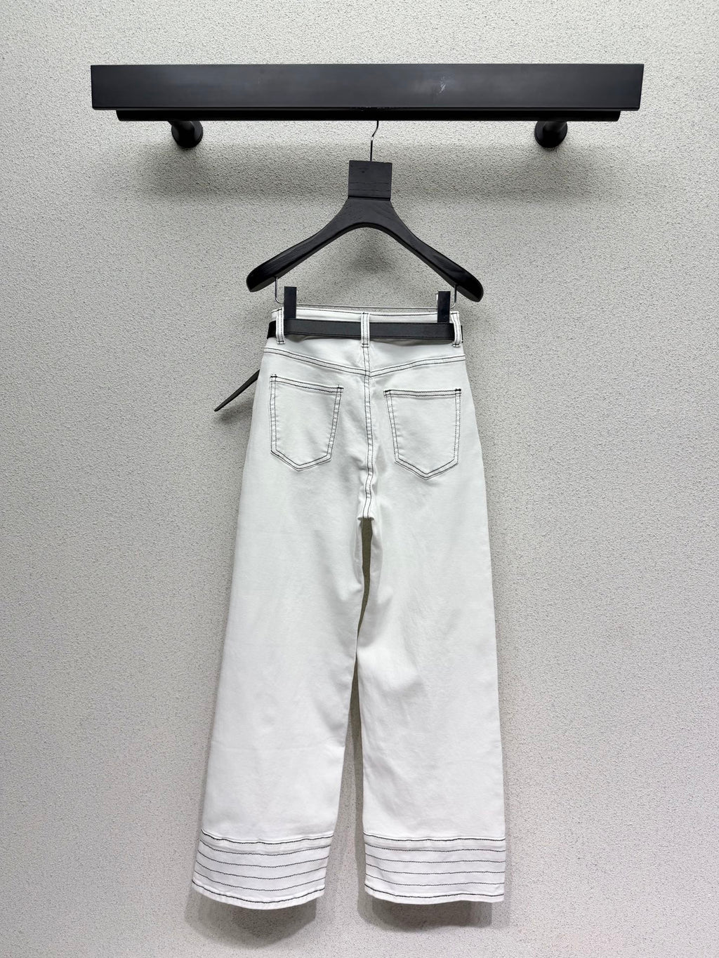 Straight-leg wide-leg jeans