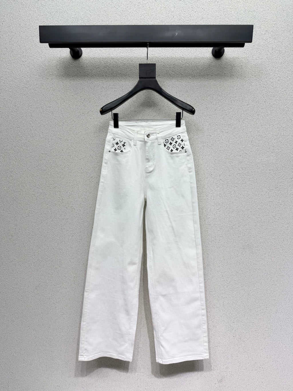 Straight-leg wide-leg jeans