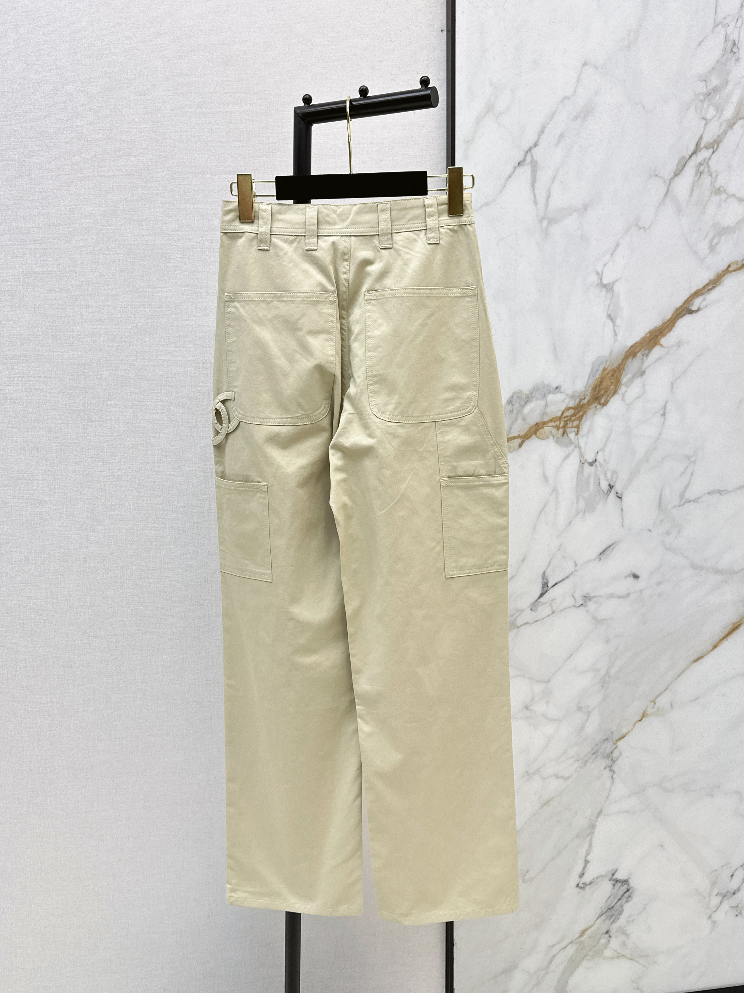 Side-pocket jeans