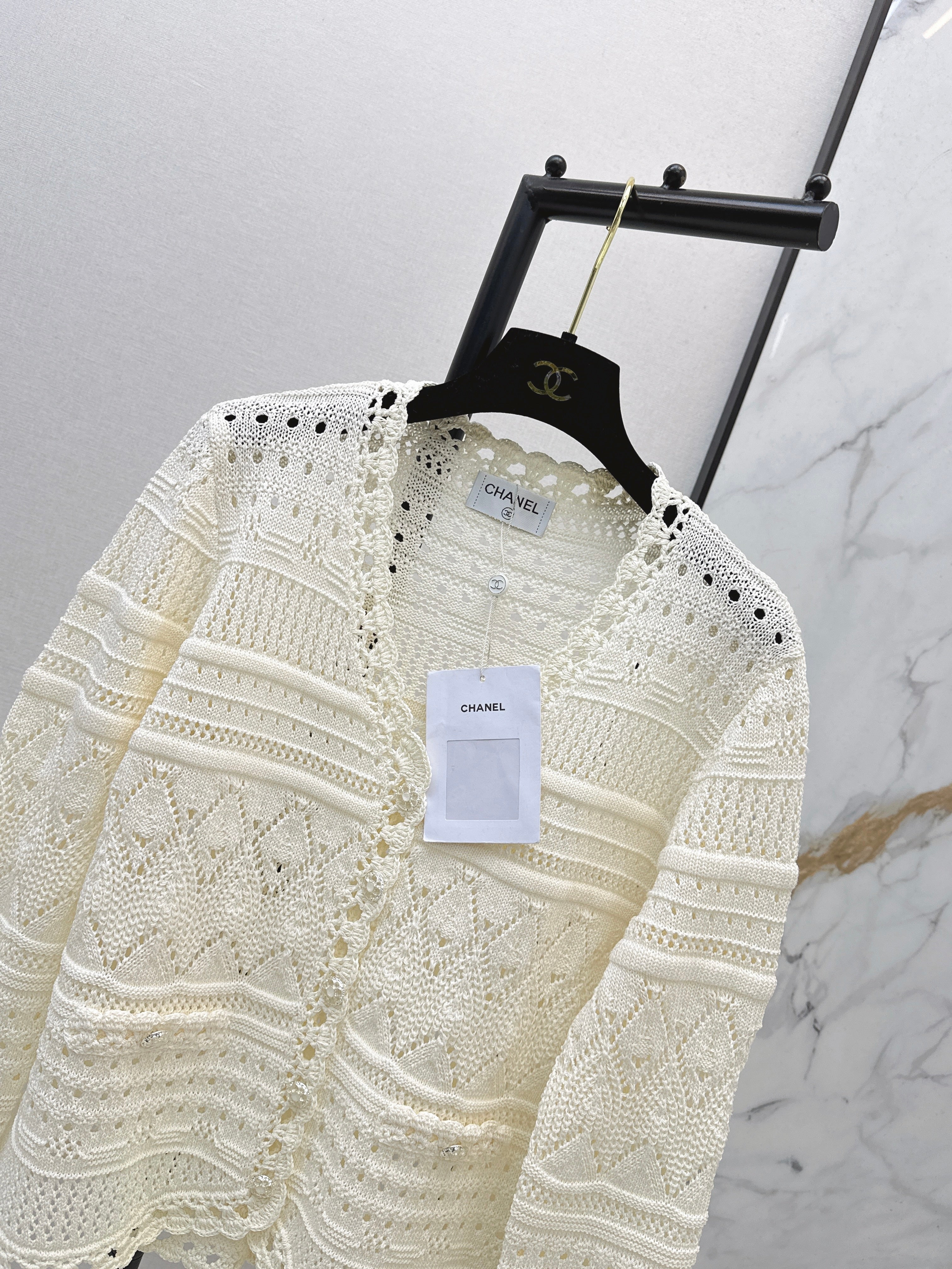 Heavy-duty crochet cardigan