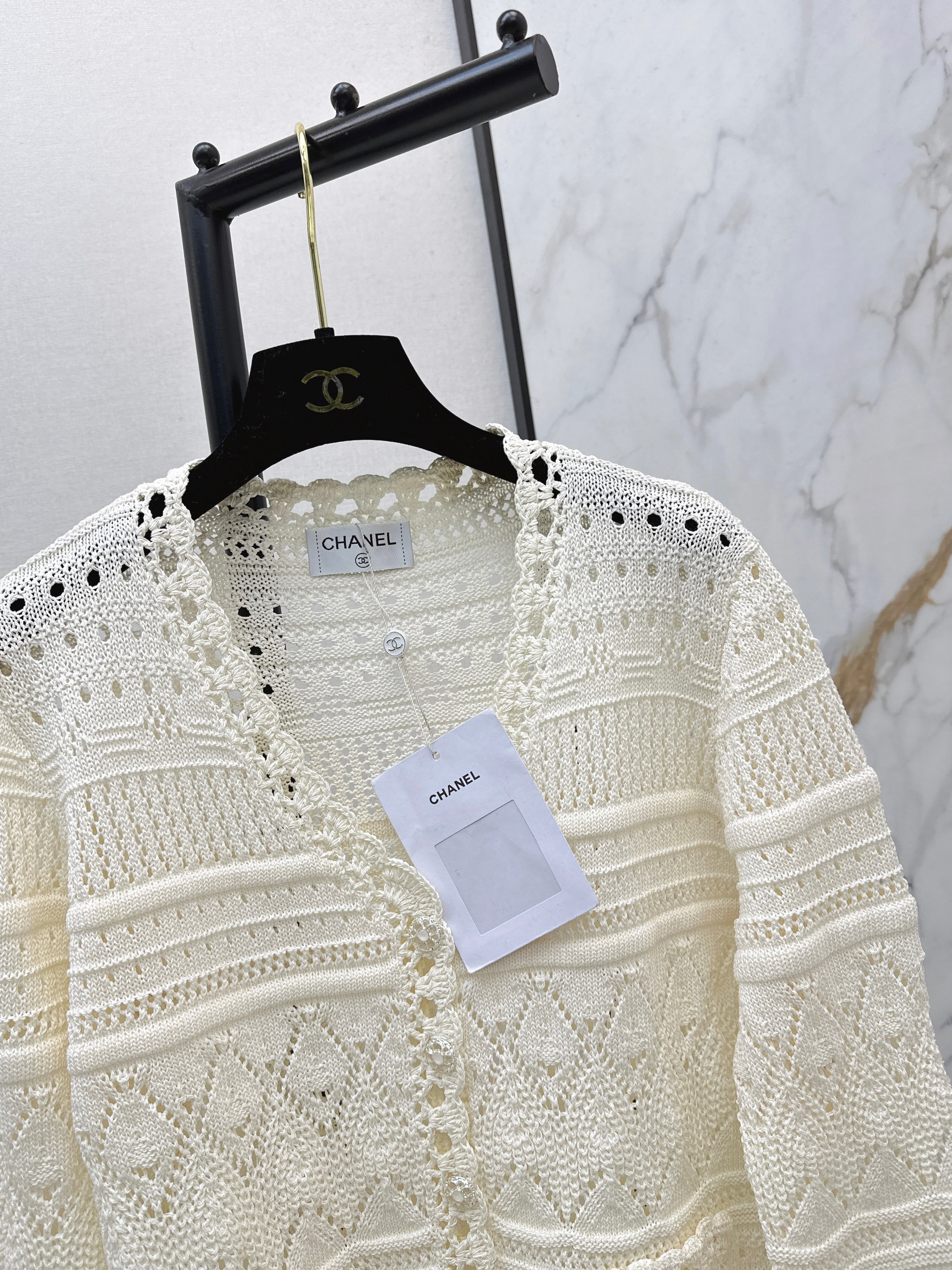 Heavy-duty crochet cardigan