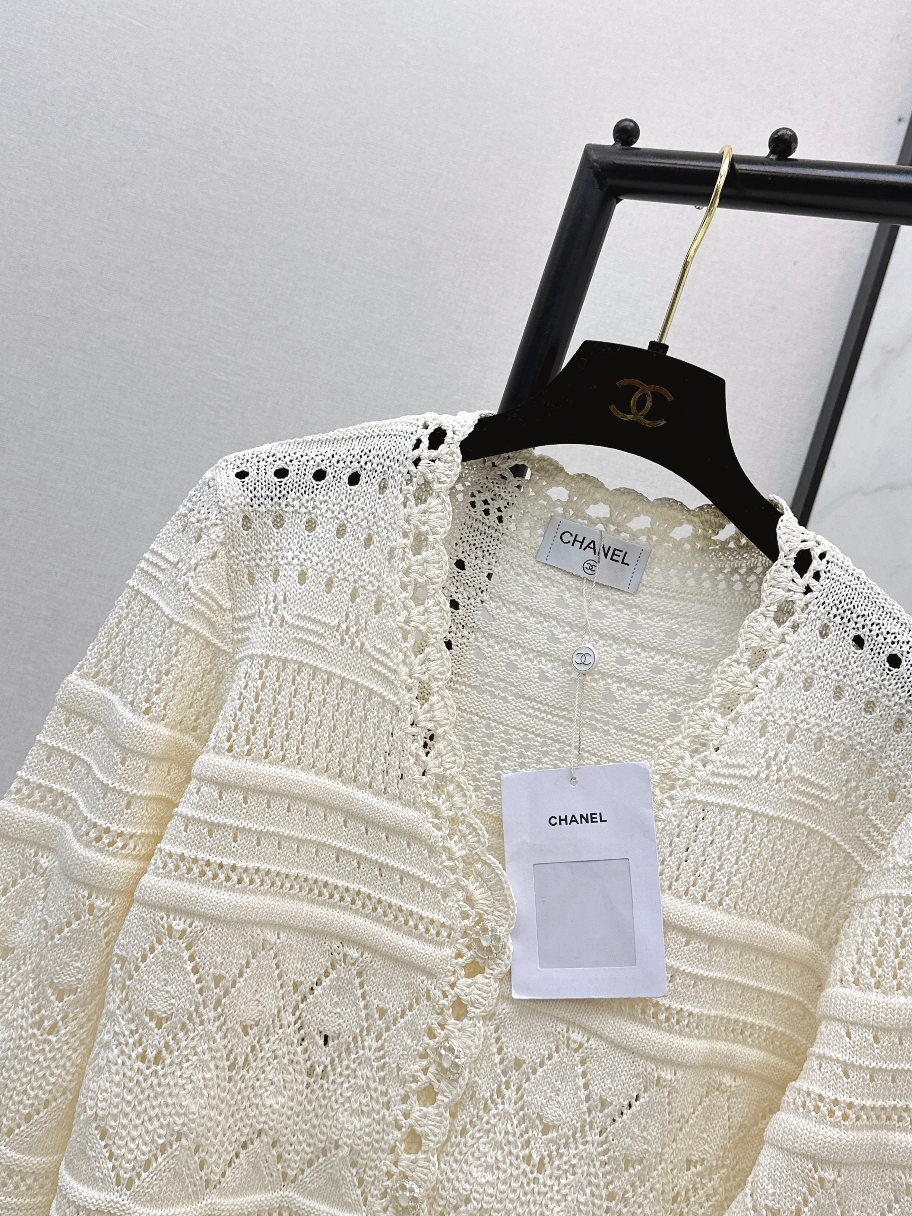 Heavy-duty crochet cardigan