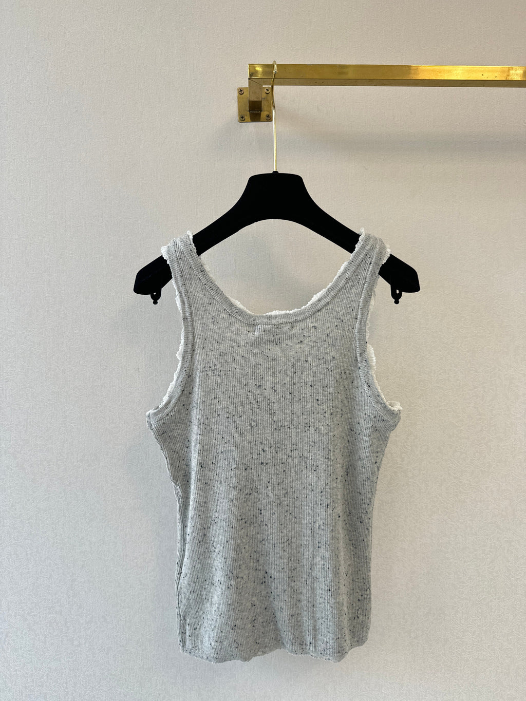 Color-blocked V-neck knit vest
