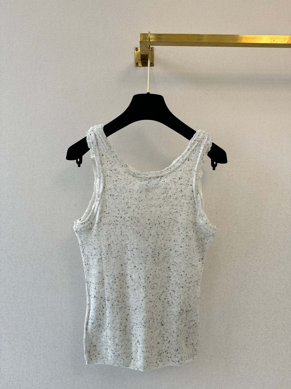 Color-blocked V-neck knit vest
