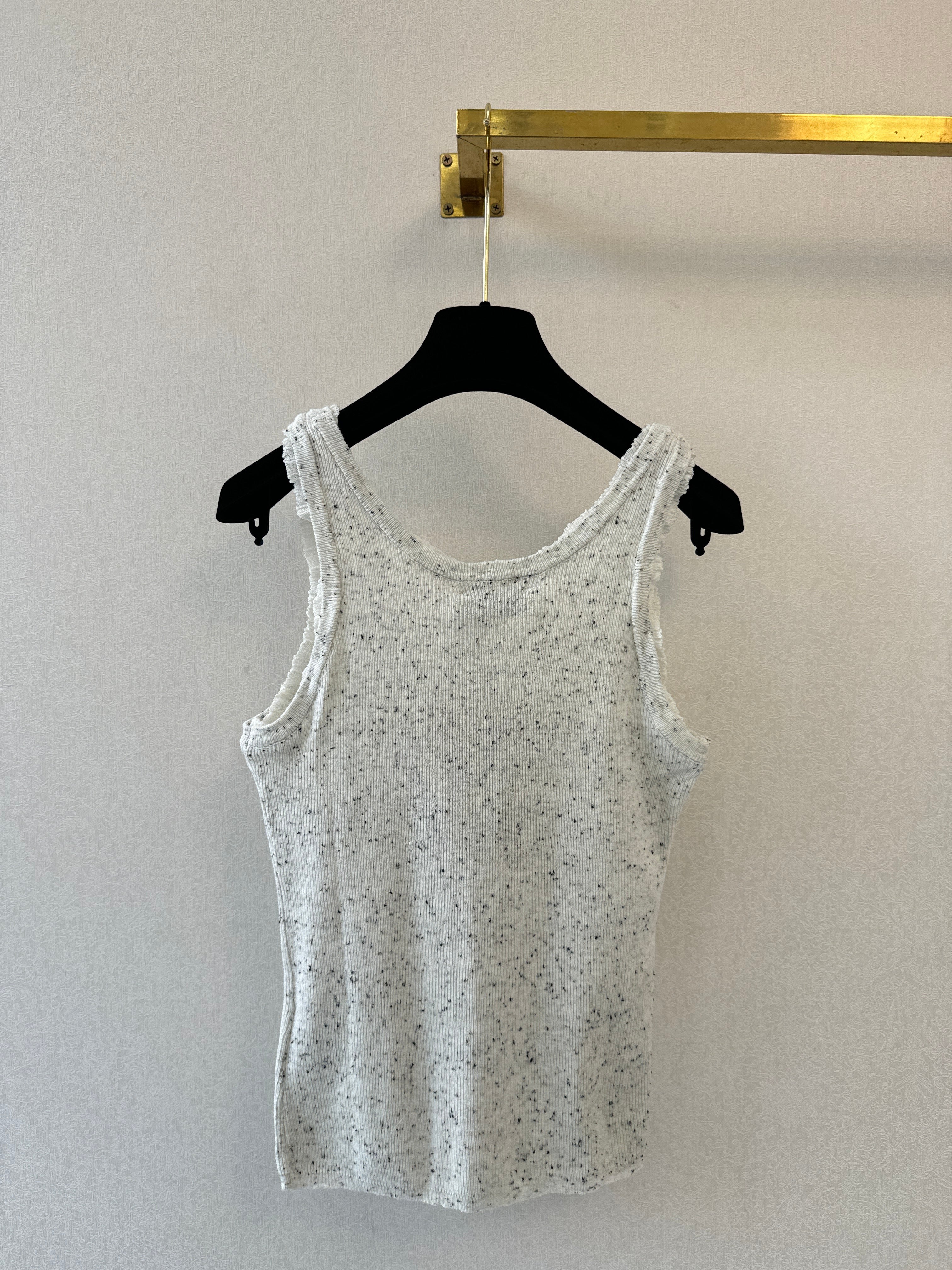 Color-blocked V-neck knit vest