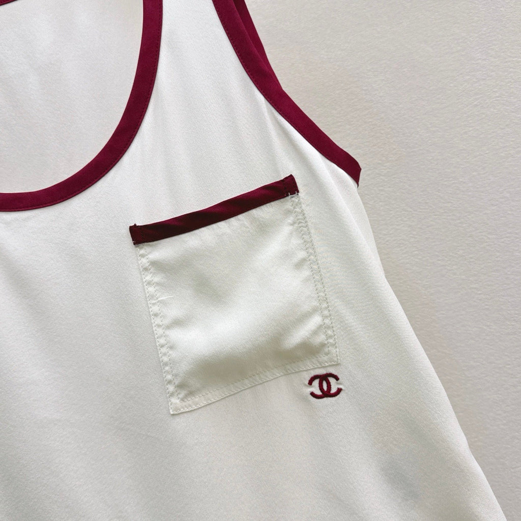 Burgundy color-blocked crew neck sleeveless vest