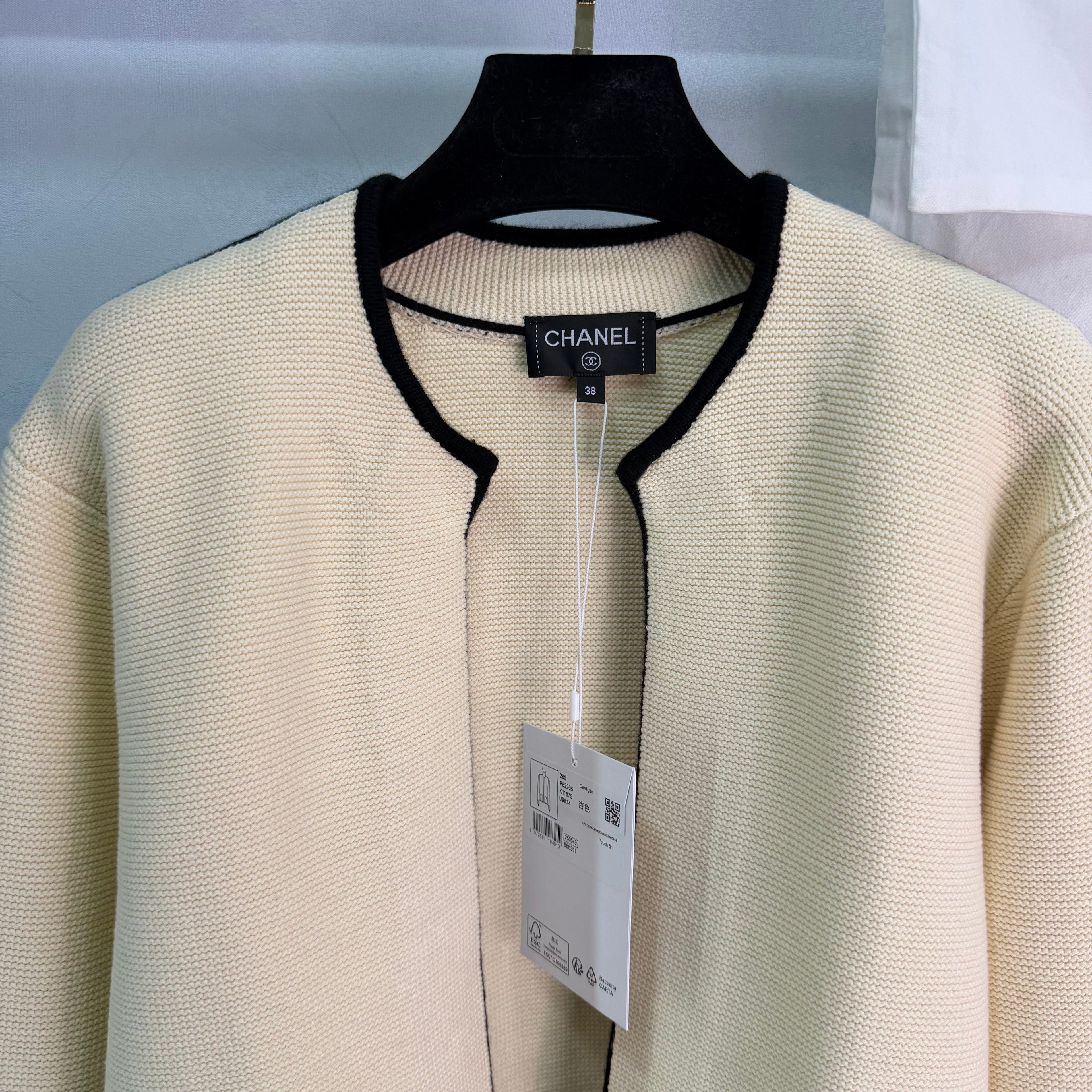 Embroidered Knit Cardigan