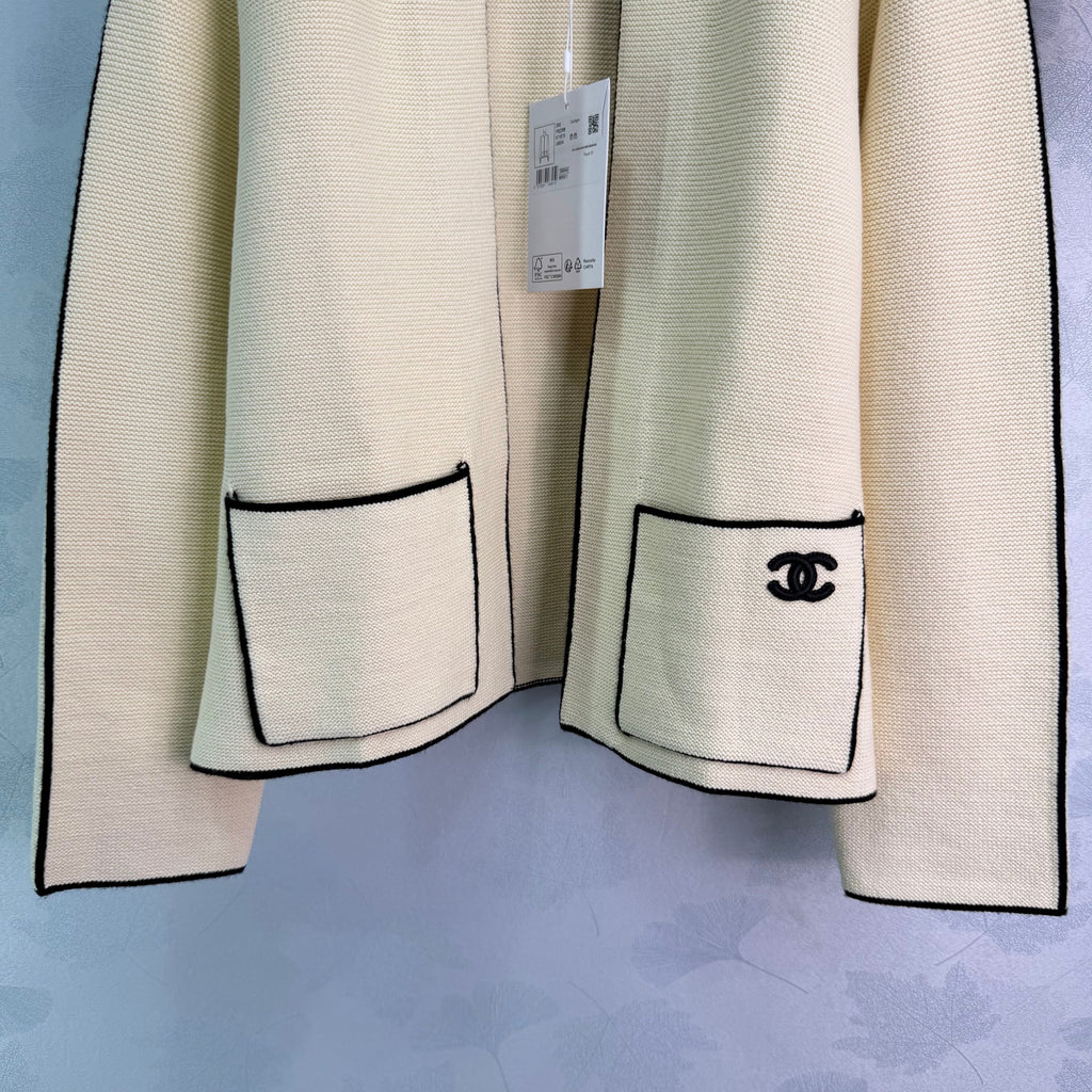 Embroidered Knit Cardigan