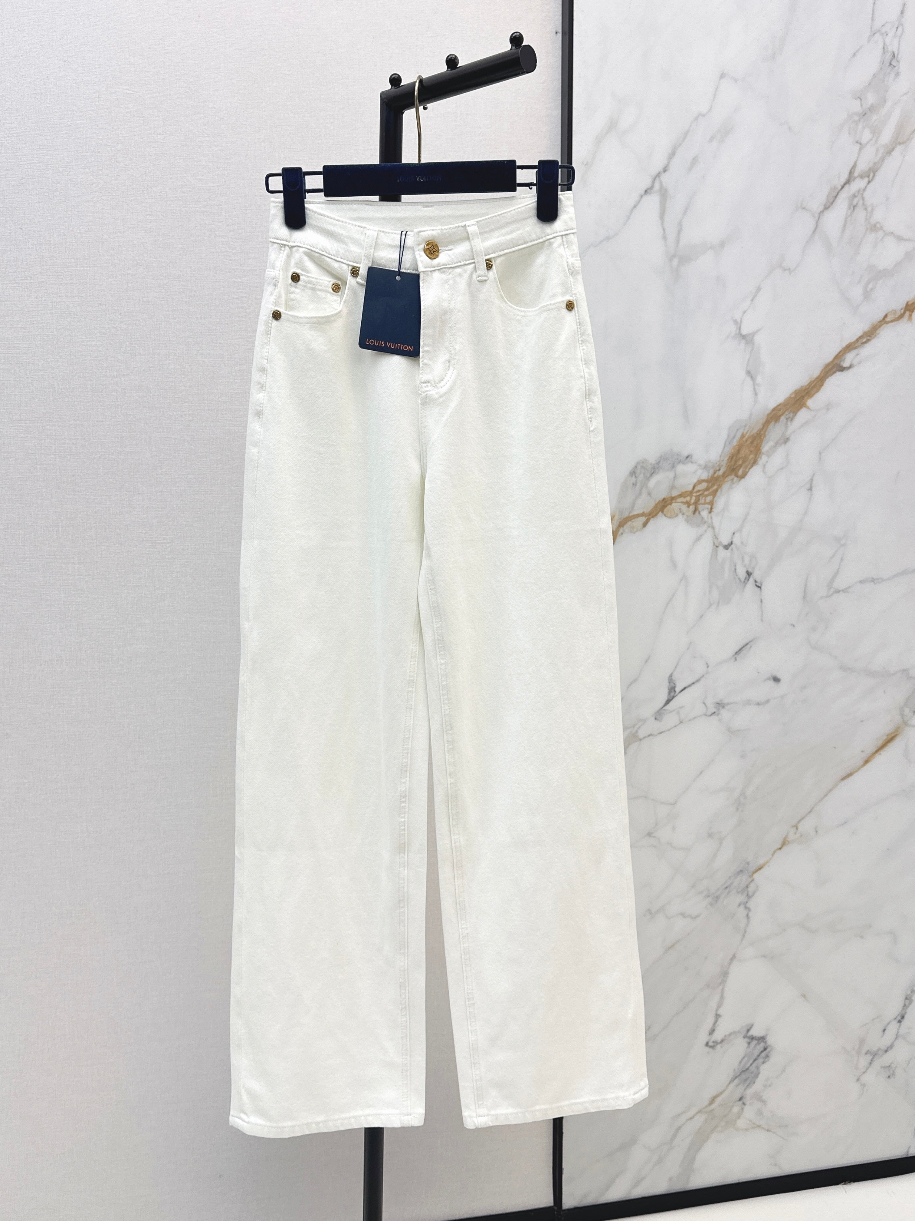 Straight-Leg Jeans