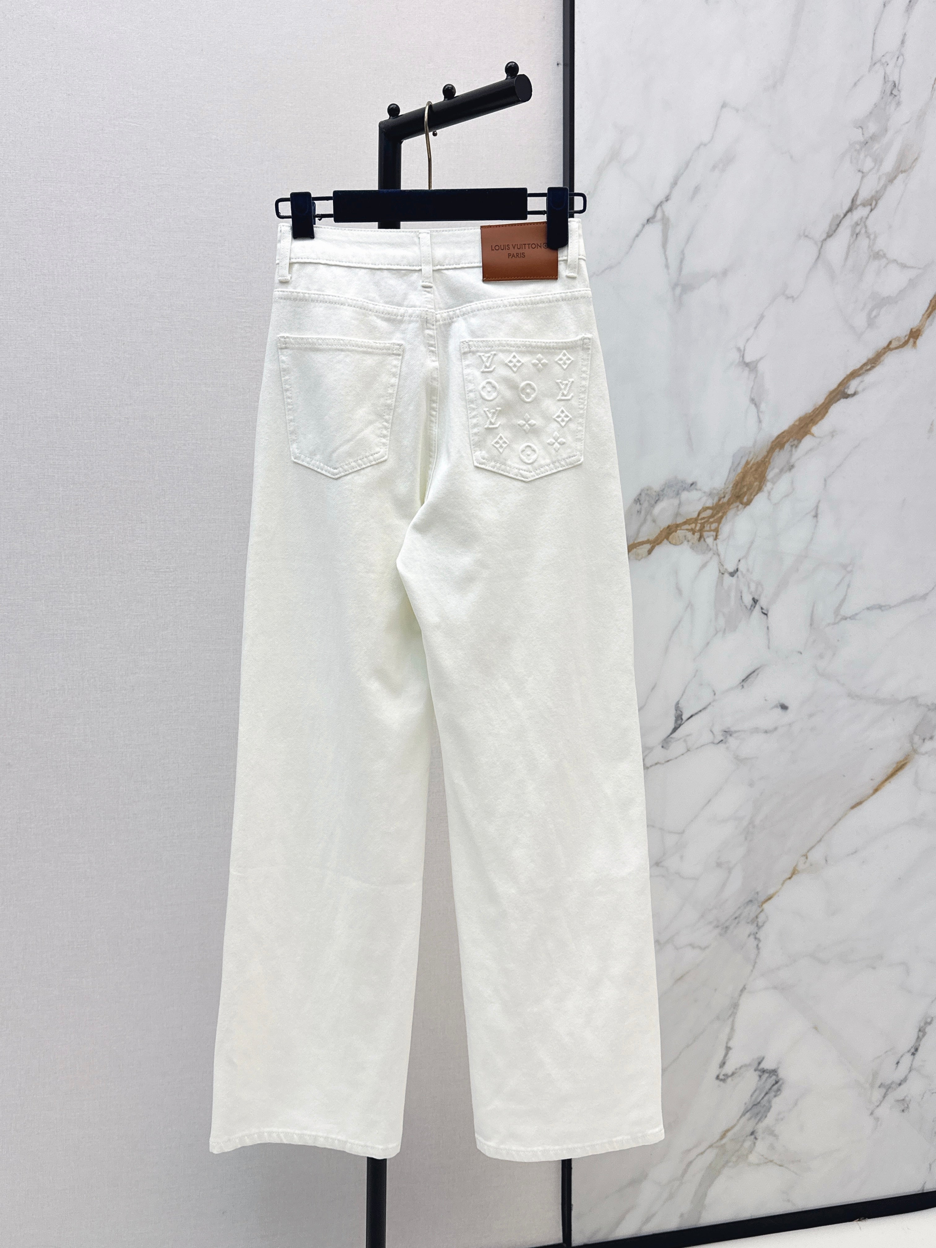 Straight-Leg Jeans