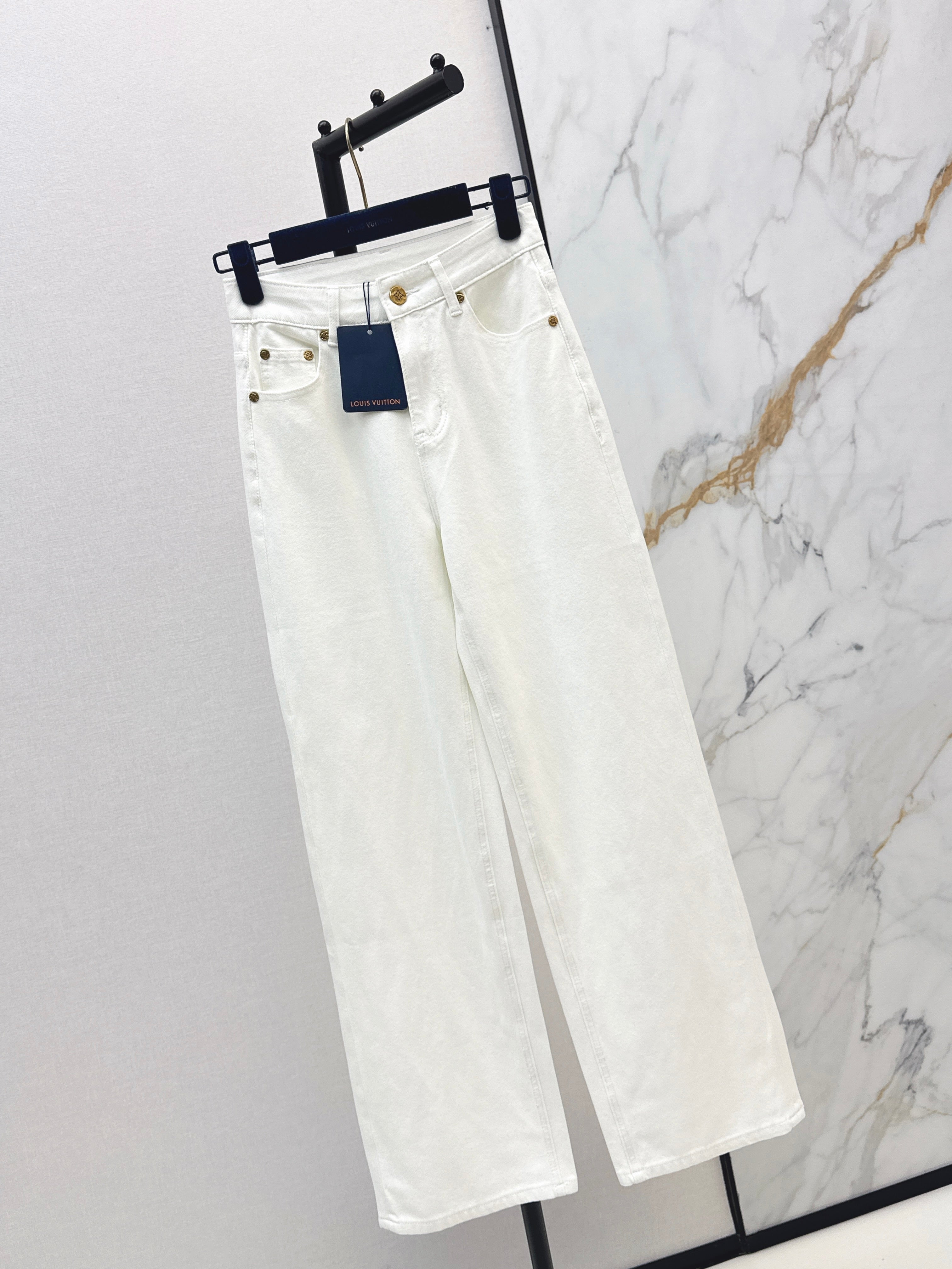 Straight-Leg Jeans
