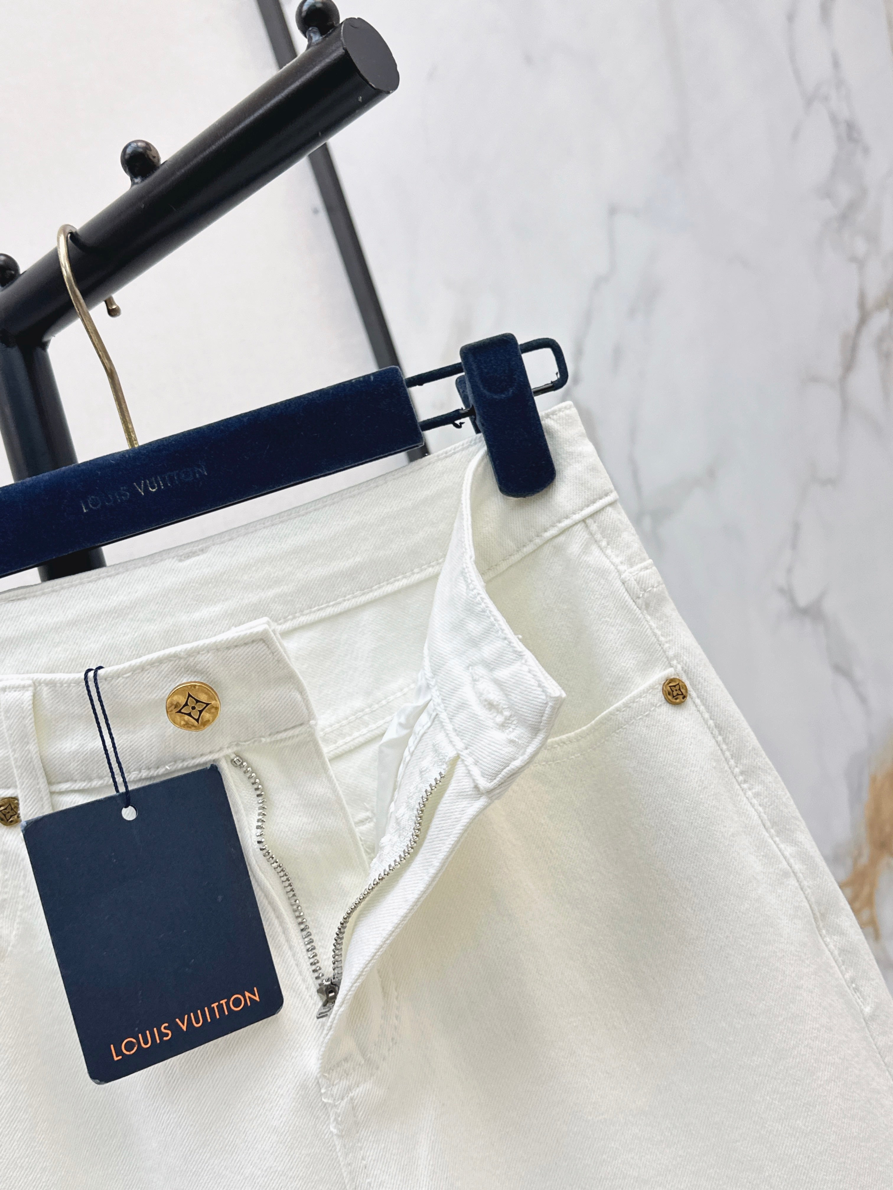Straight-Leg Jeans