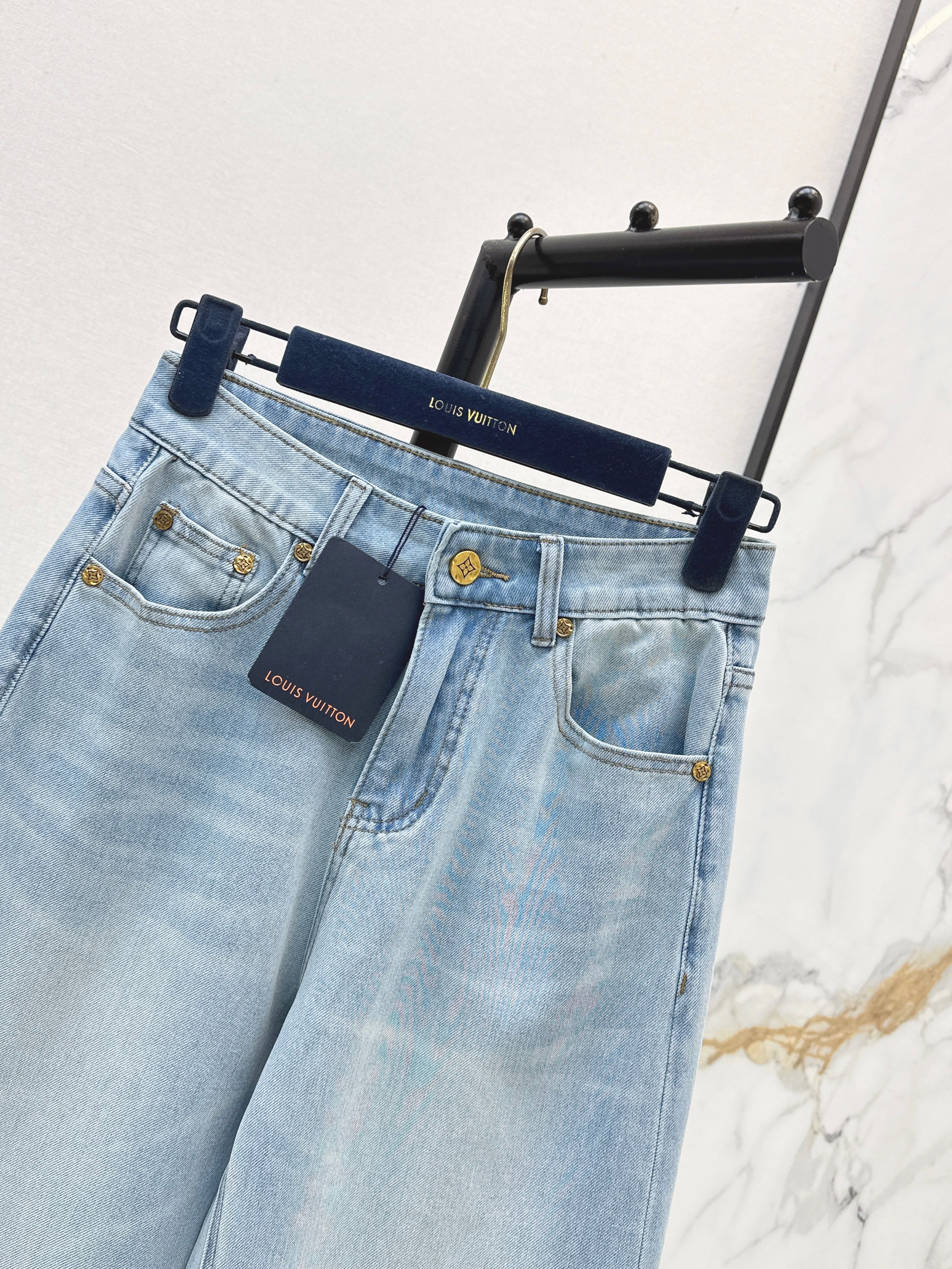 Straight-Leg Jeans