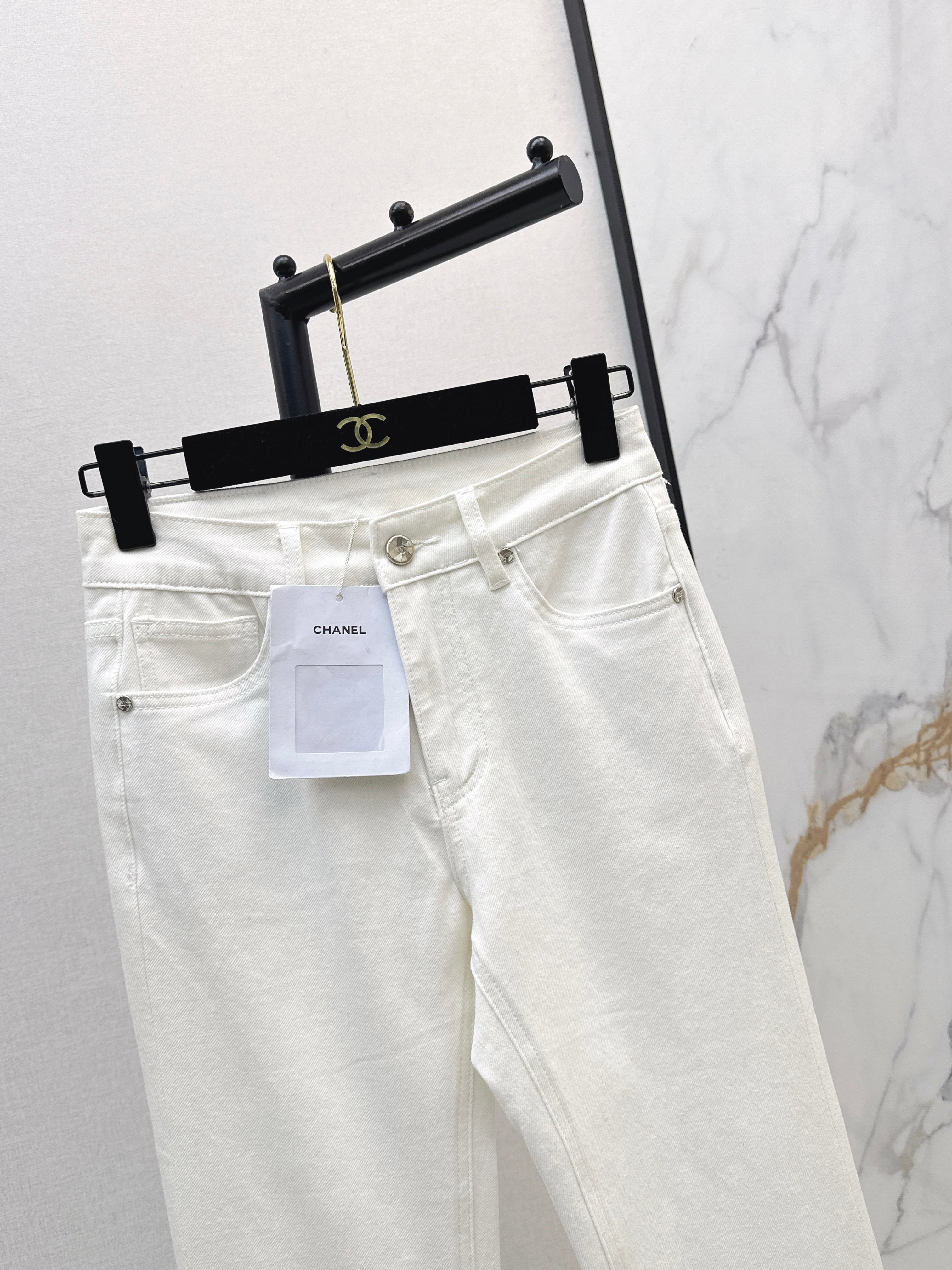 Slim-Fit Flared Jeans
