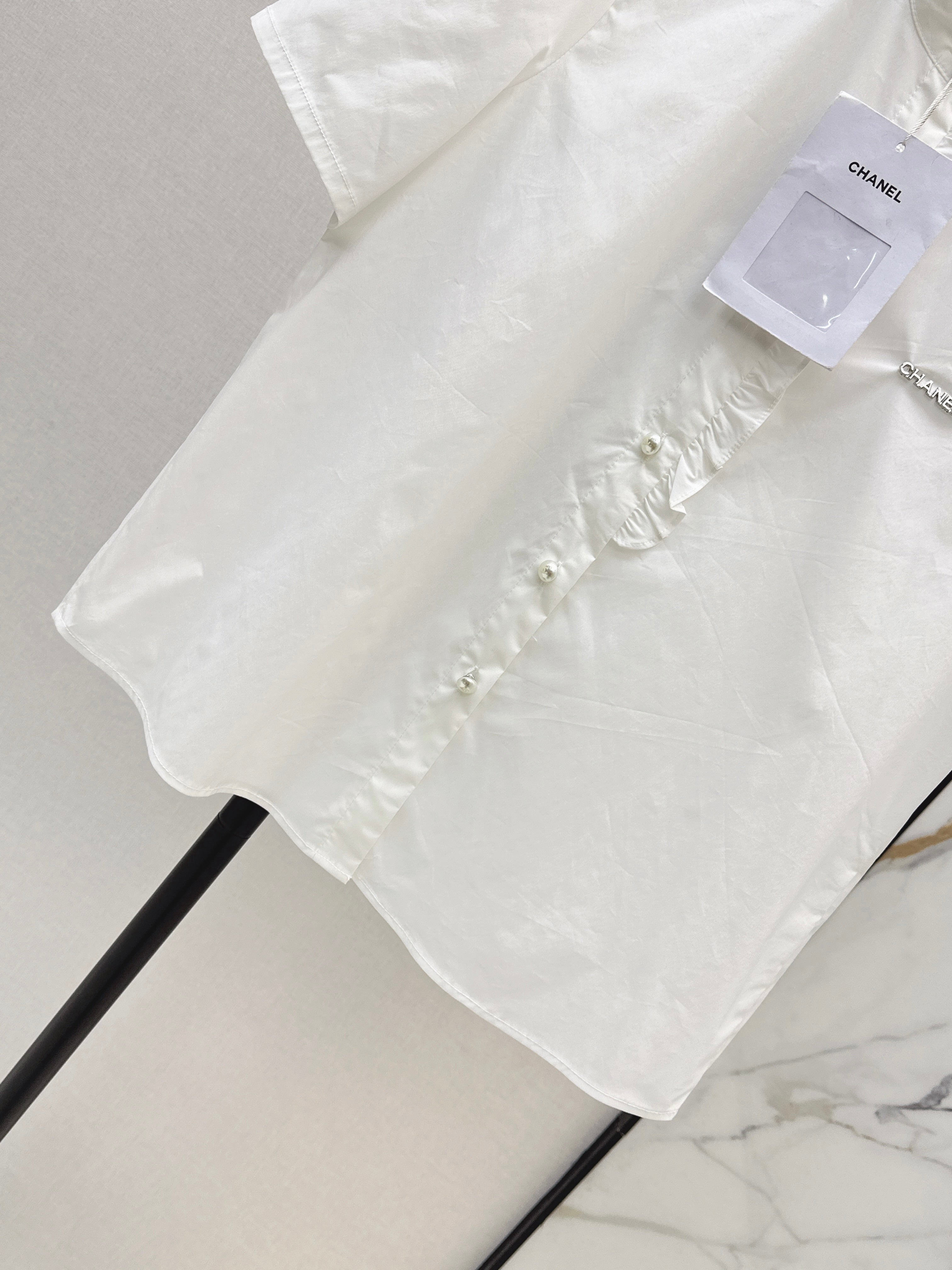 Short-Sleeve Shirt with Ruffled Trim