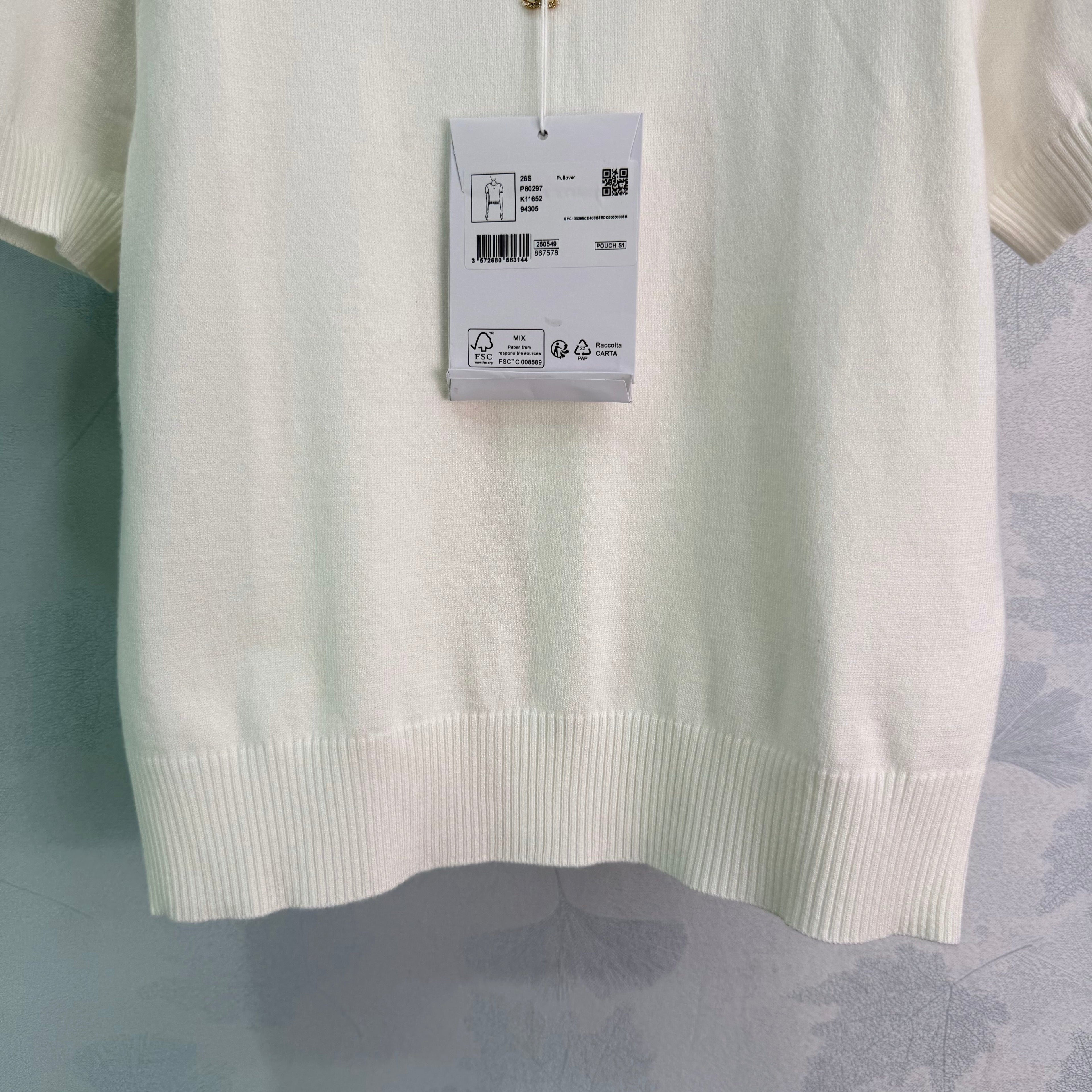 26  New Short-Sleeve Knit Top