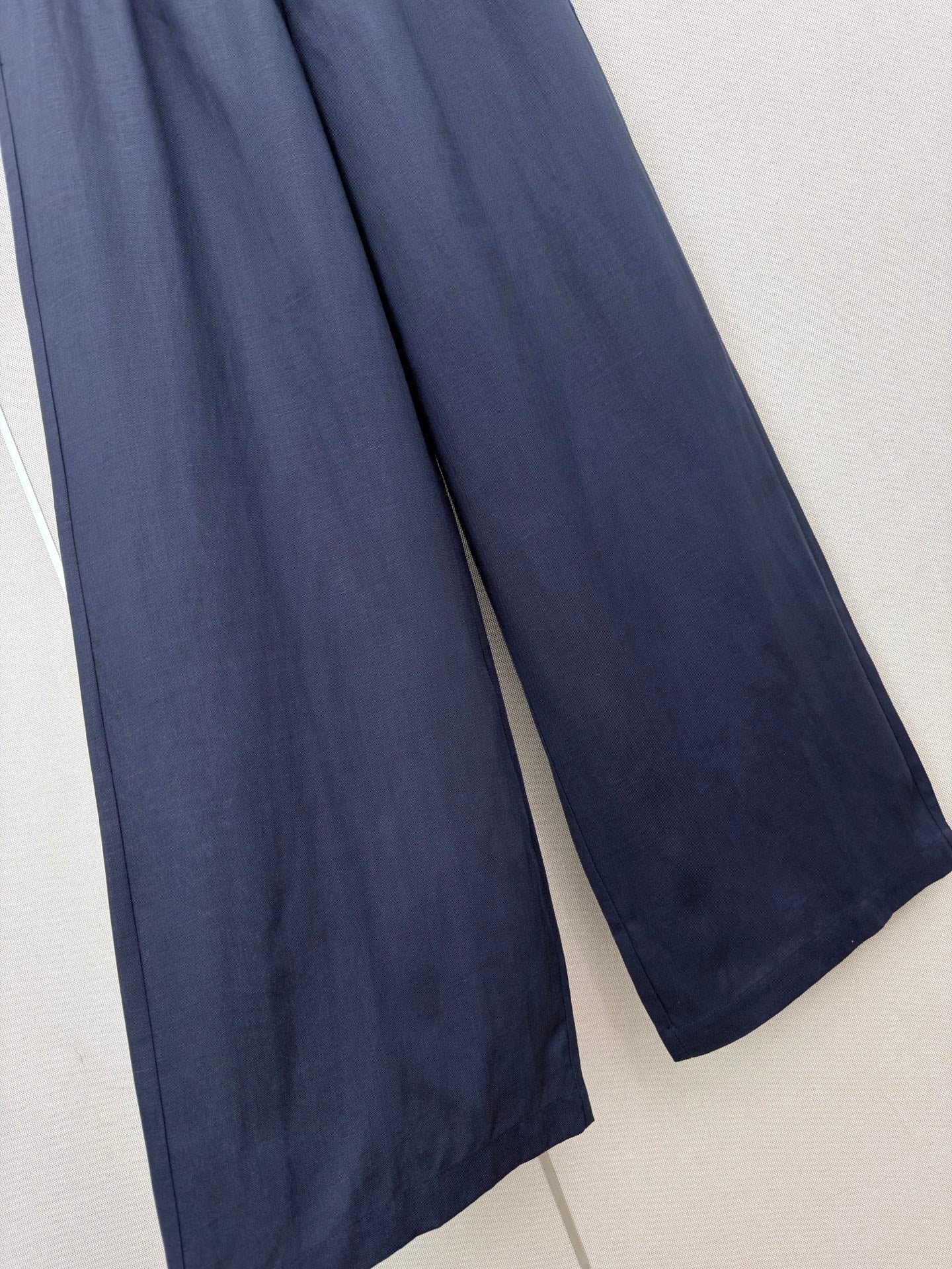 26SS New Arrival: Wide-Leg Trousers with Contrast-Color Waist Design