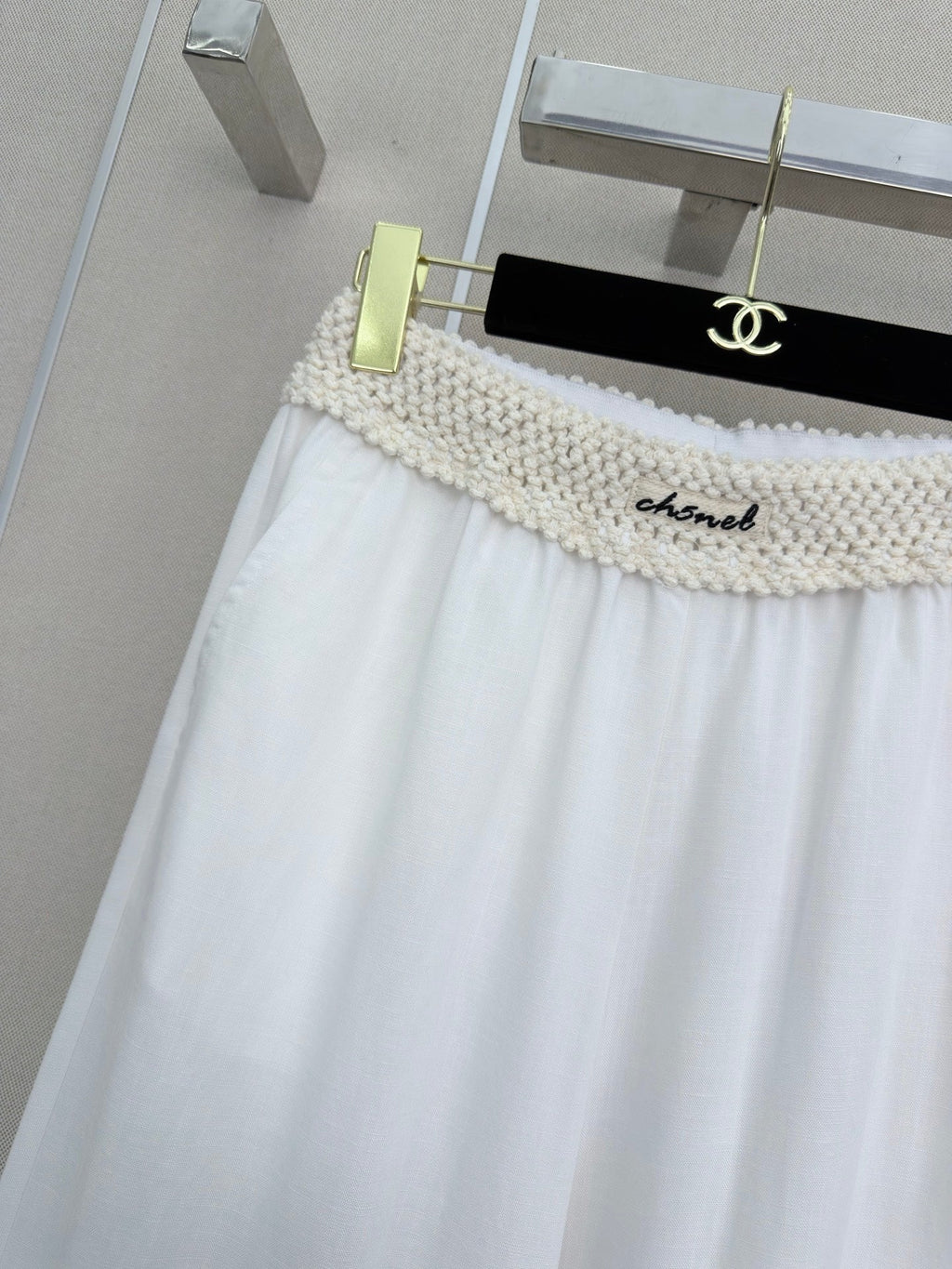 26SS New Arrival: Wide-Leg Trousers with Contrast-Color Waist Design