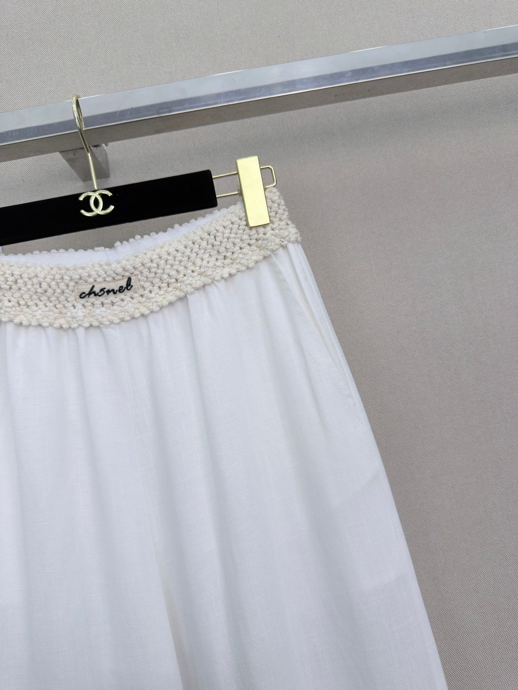 26SS New Arrival: Wide-Leg Trousers with Contrast-Color Waist Design