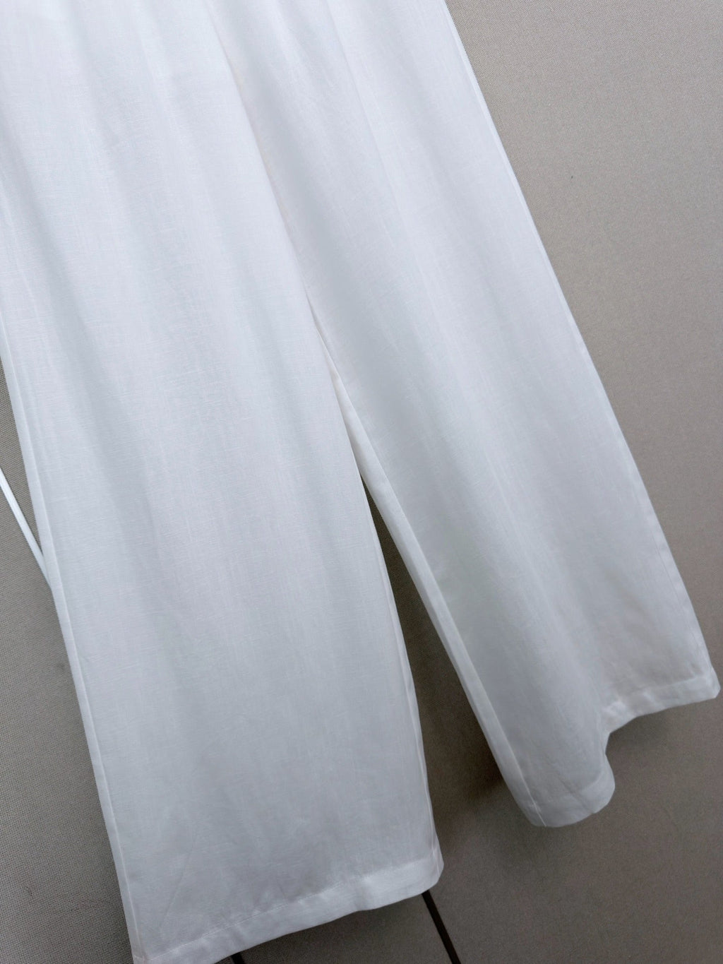 26SS New Arrival: Wide-Leg Trousers with Contrast-Color Waist Design
