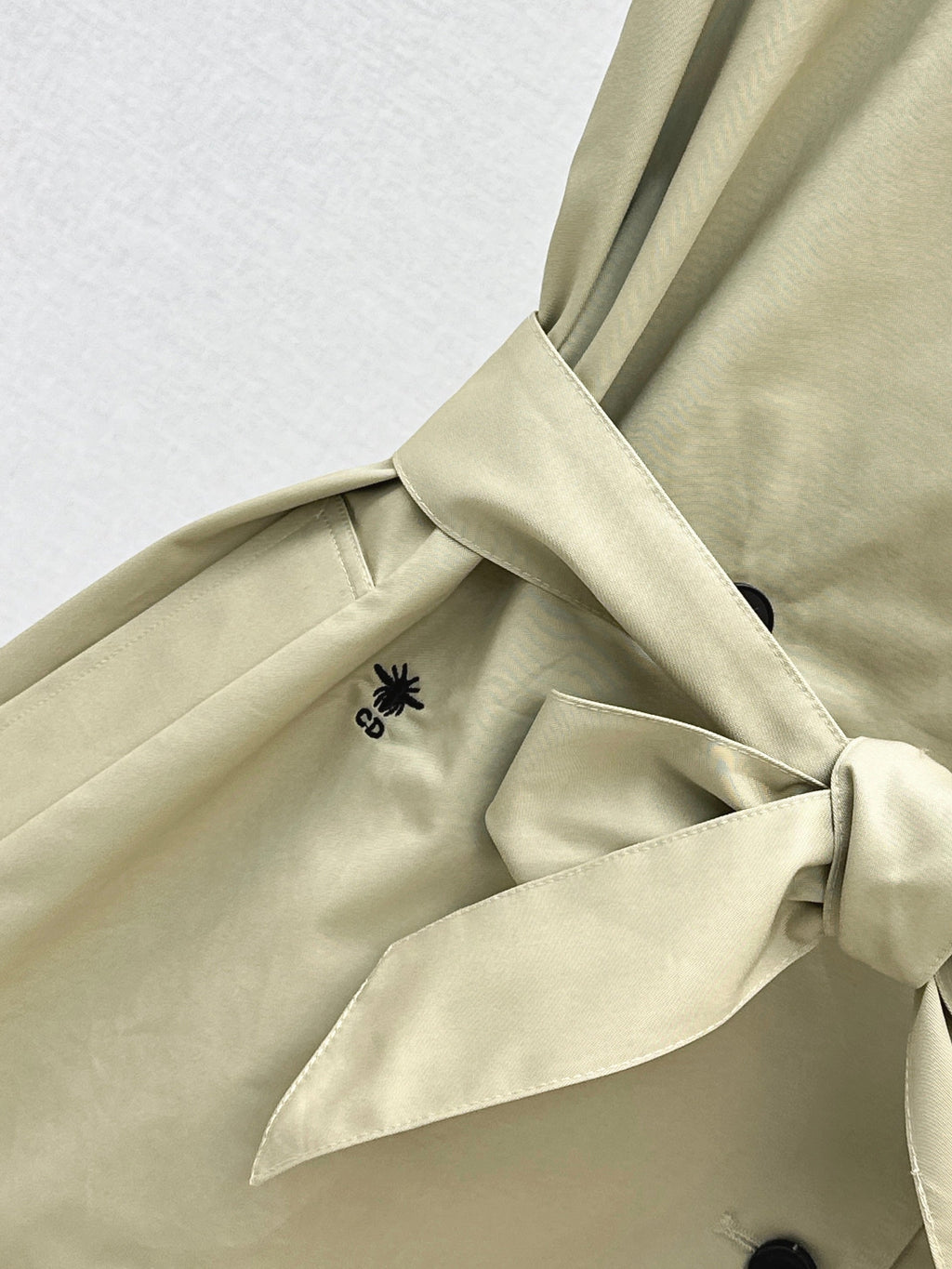 Flower bud design trench coat vest