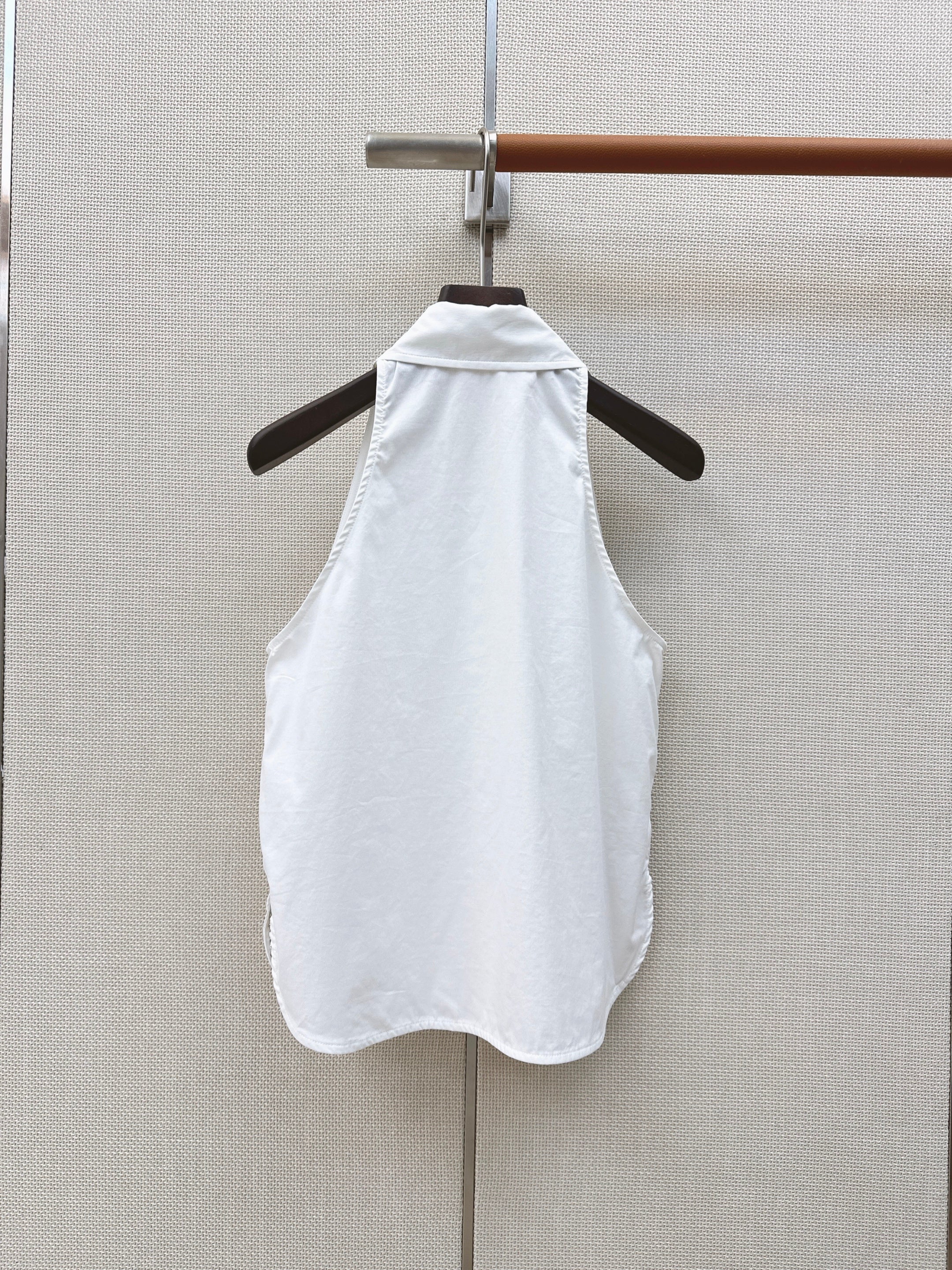 Sleeveless Shirt