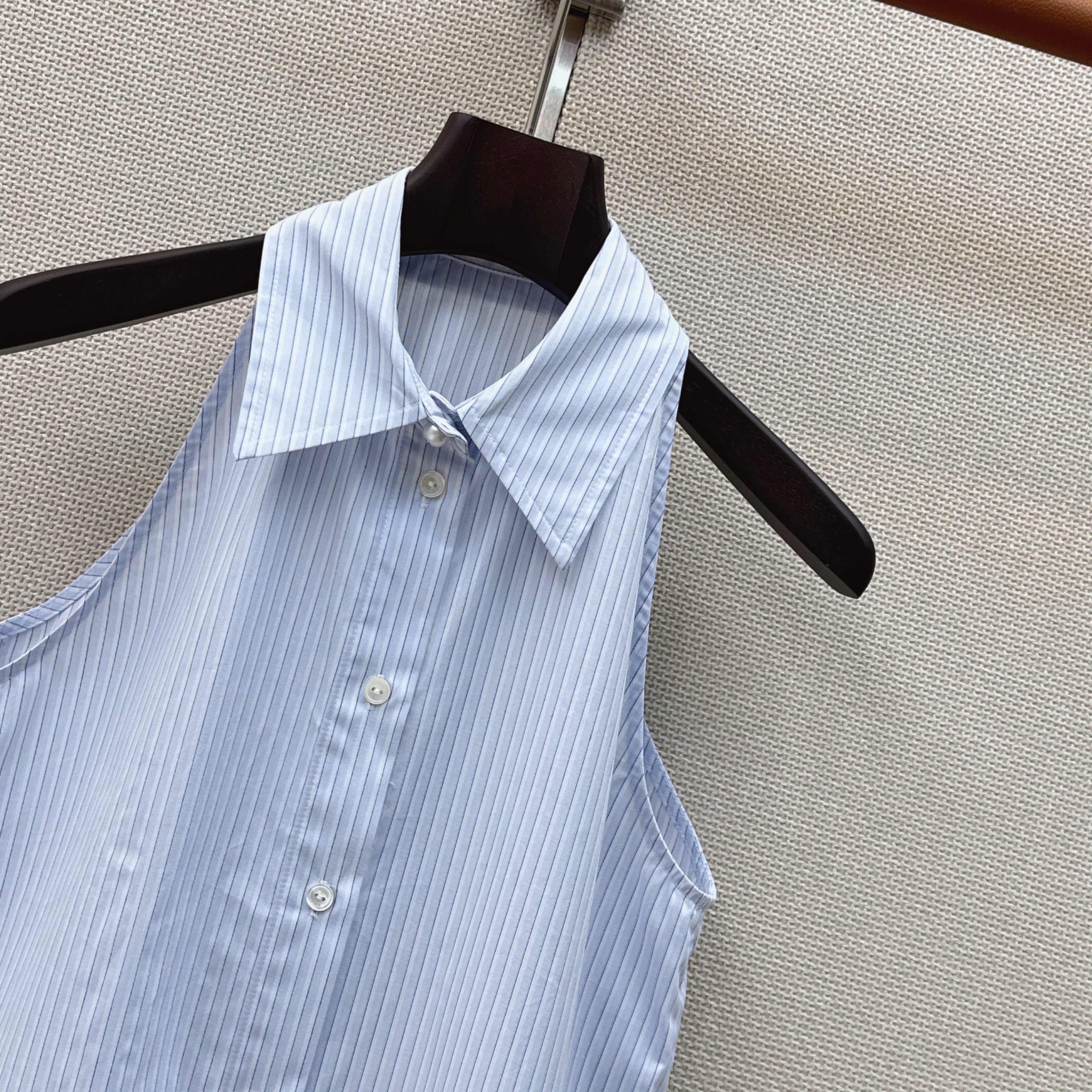 Sleeveless Shirt