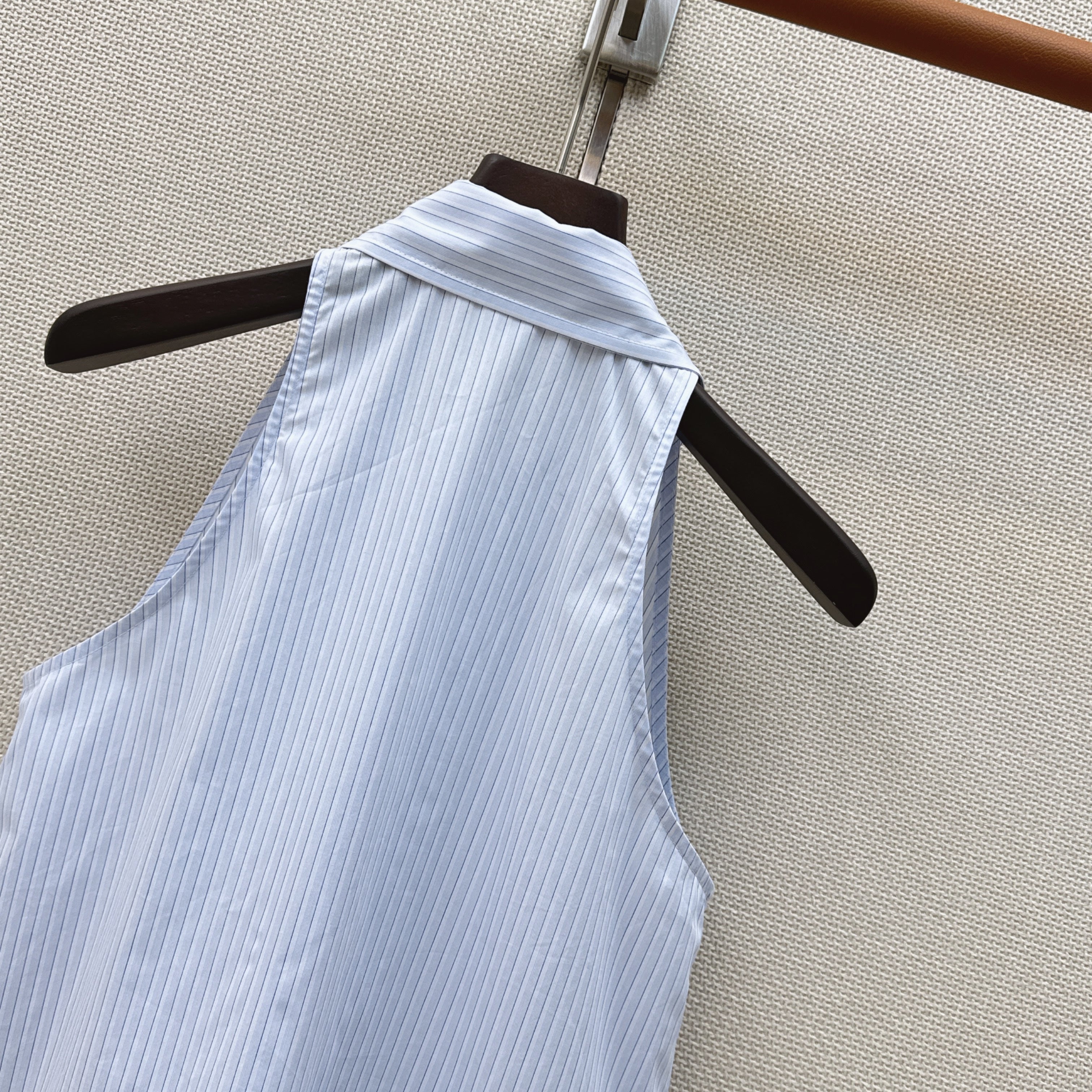 Sleeveless Shirt