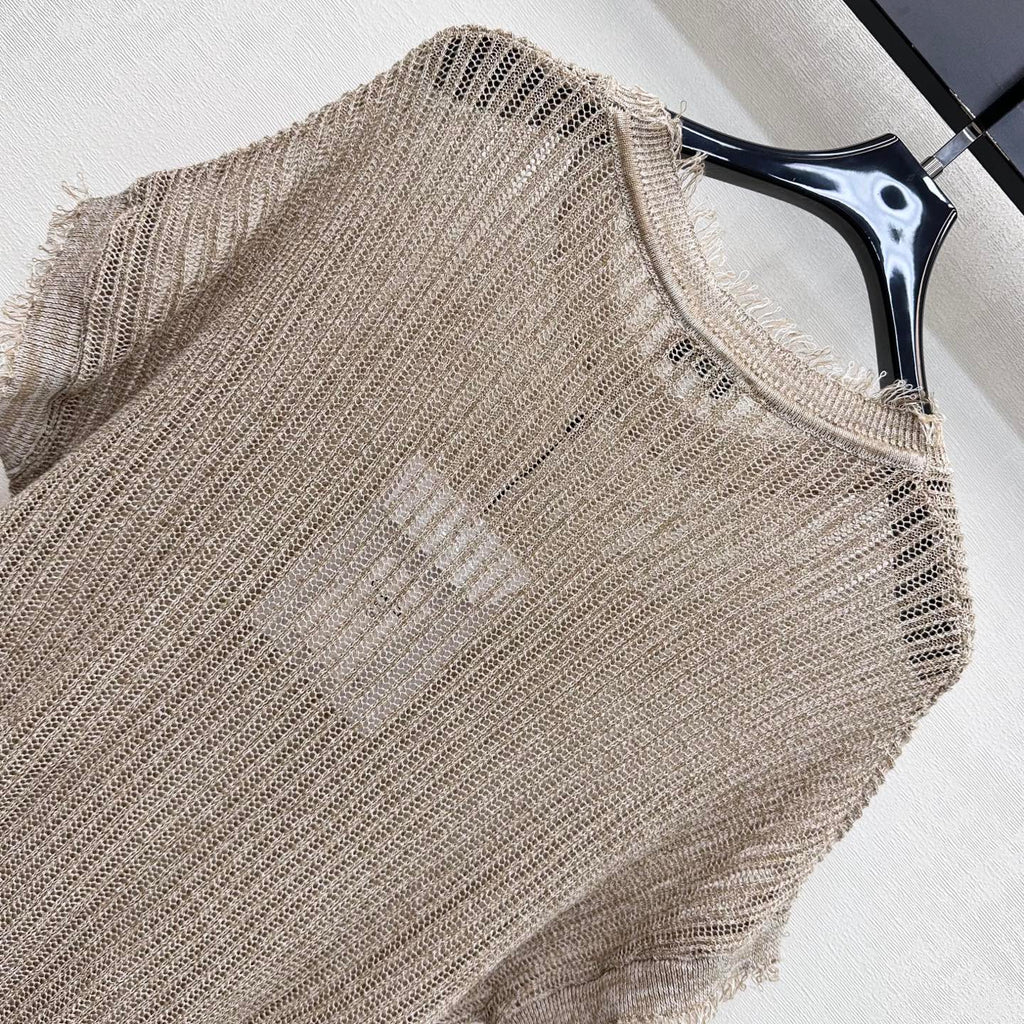 Raw-edged short-sleeved knit top