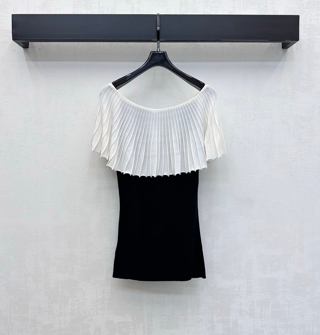 Black and white color-blocked knitwear