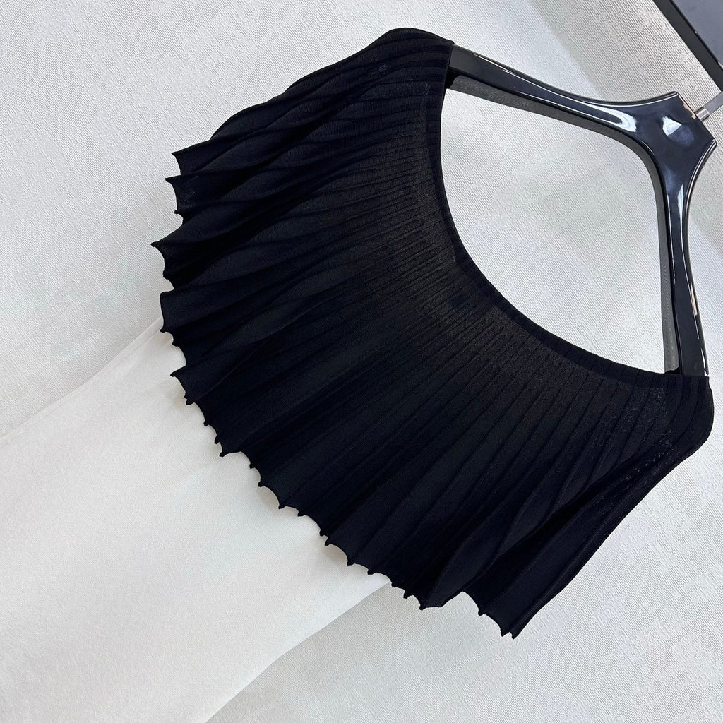 Black and white color-blocked knitwear