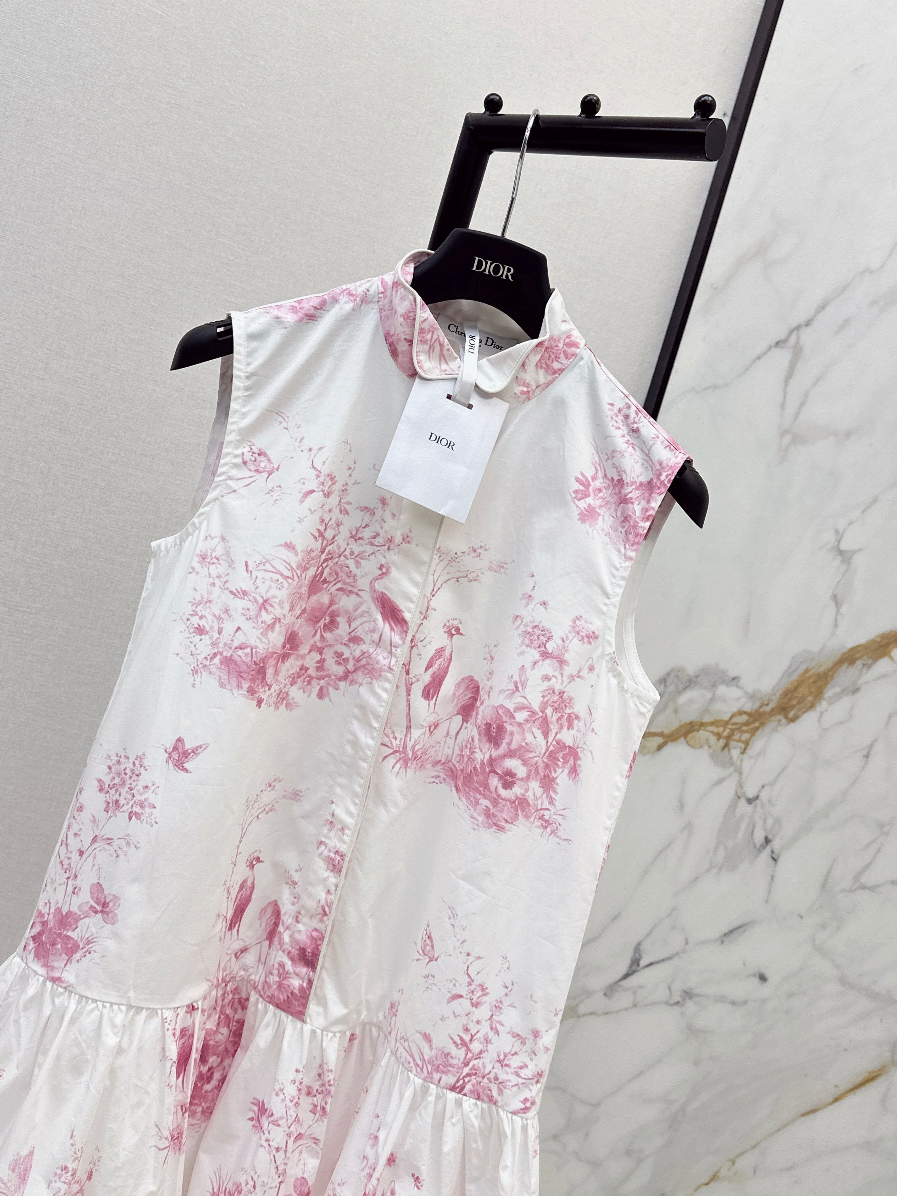 Floral print sleeveless dress