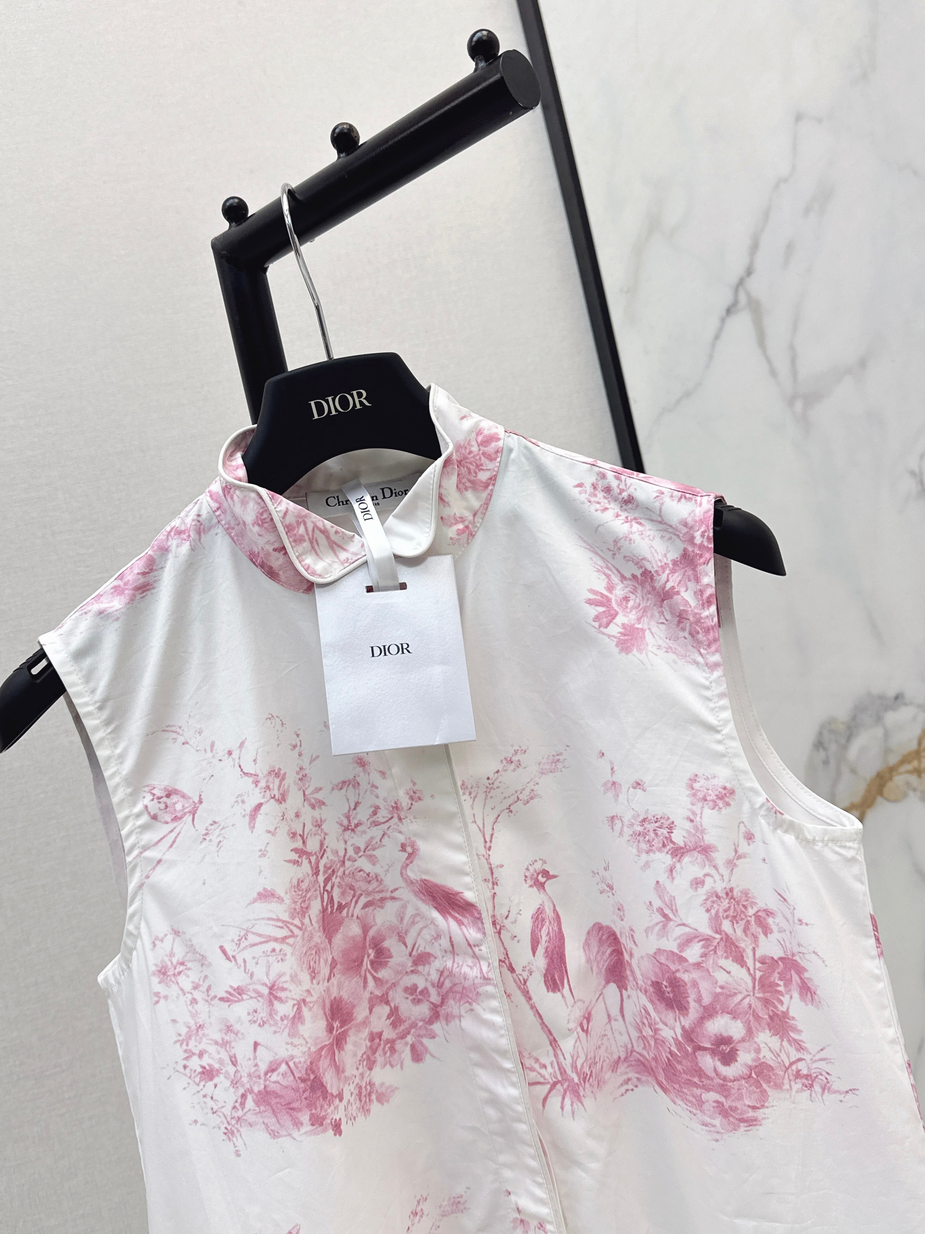 Floral print sleeveless dress