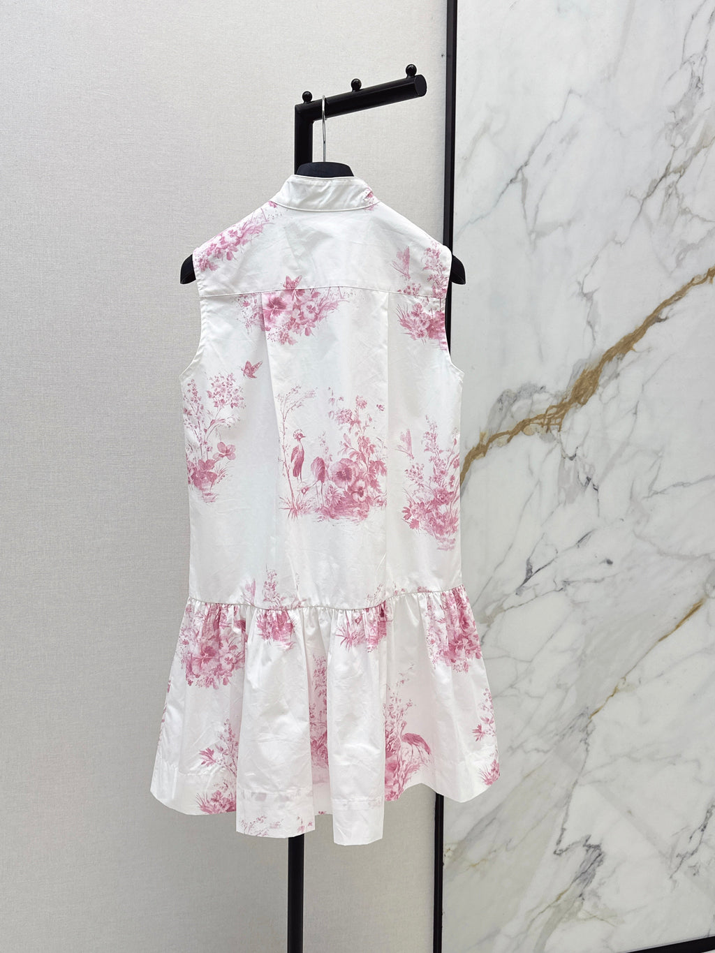Floral print sleeveless dress