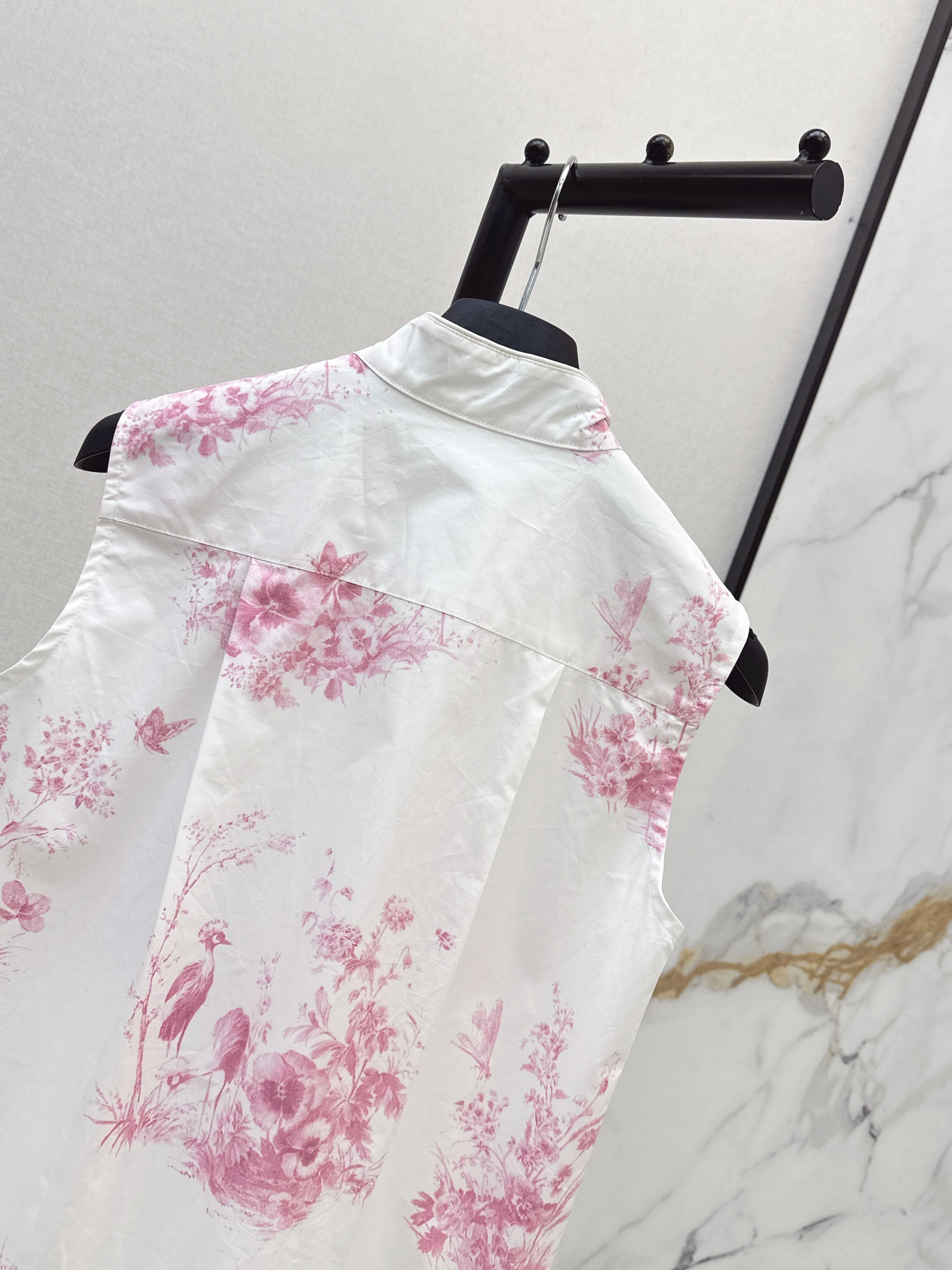 Floral print sleeveless dress
