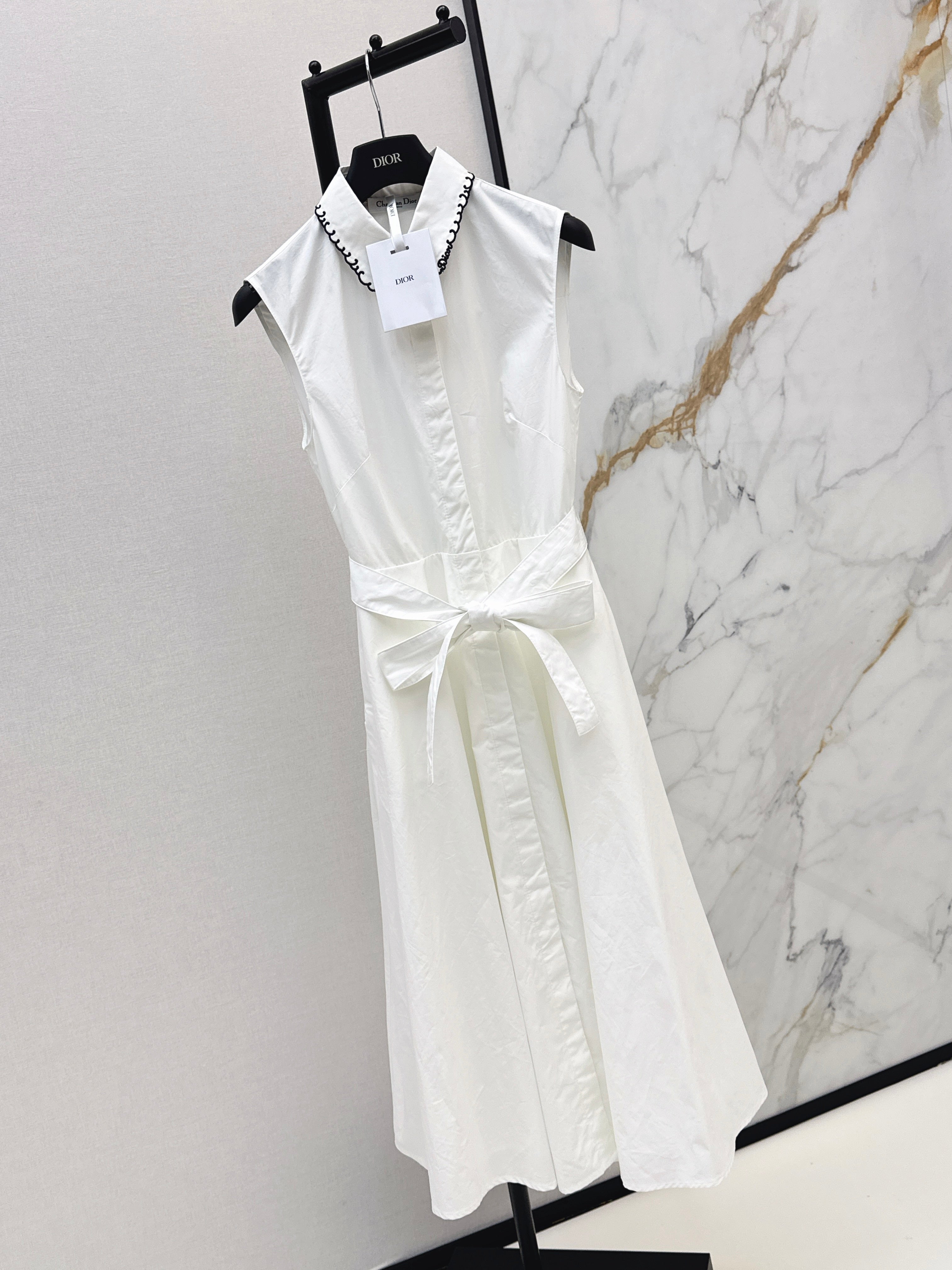 Color-blocked embroidered maxi dress