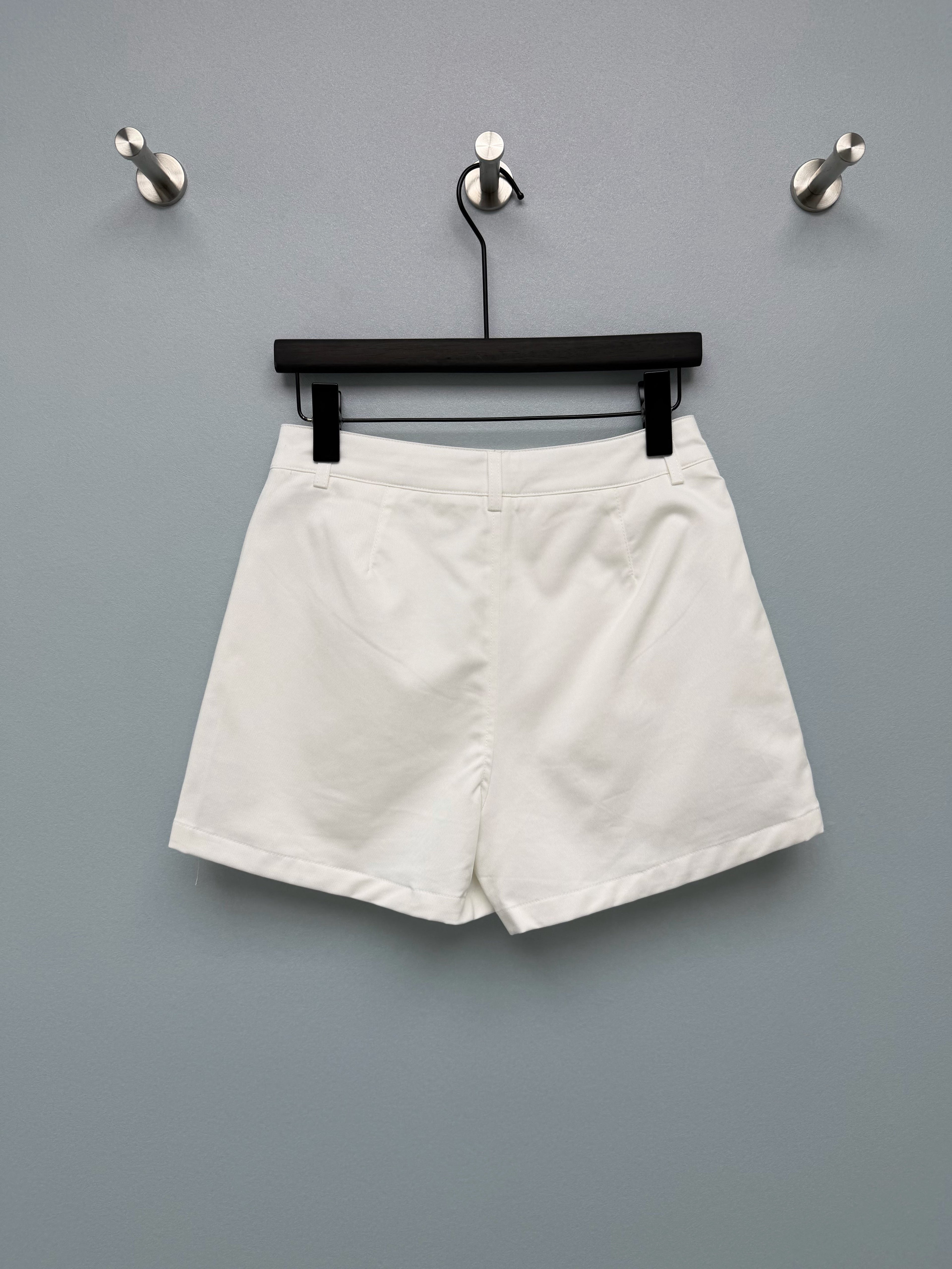 Triangle-Logo Shorts