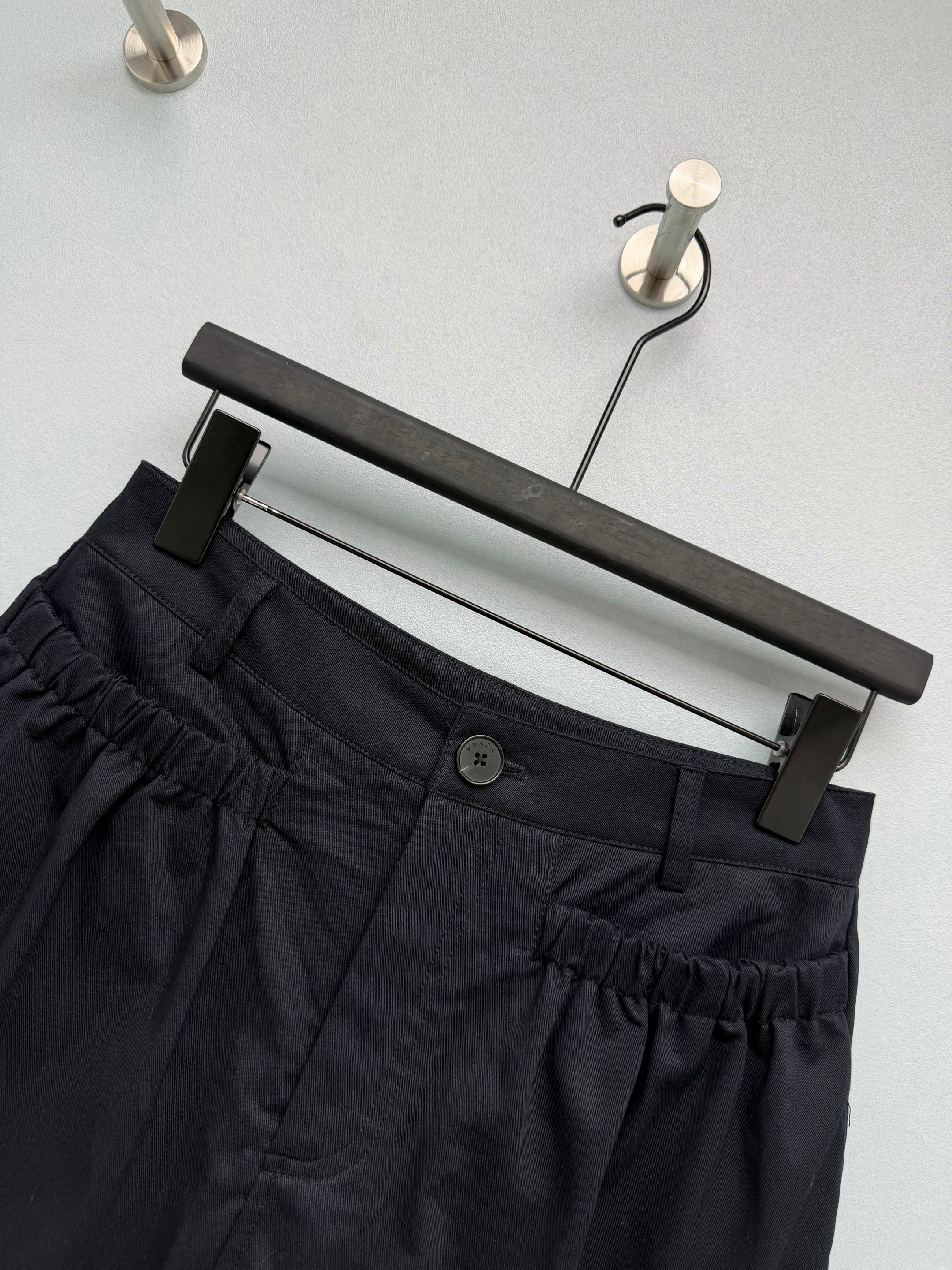 Triangle-Logo Shorts
